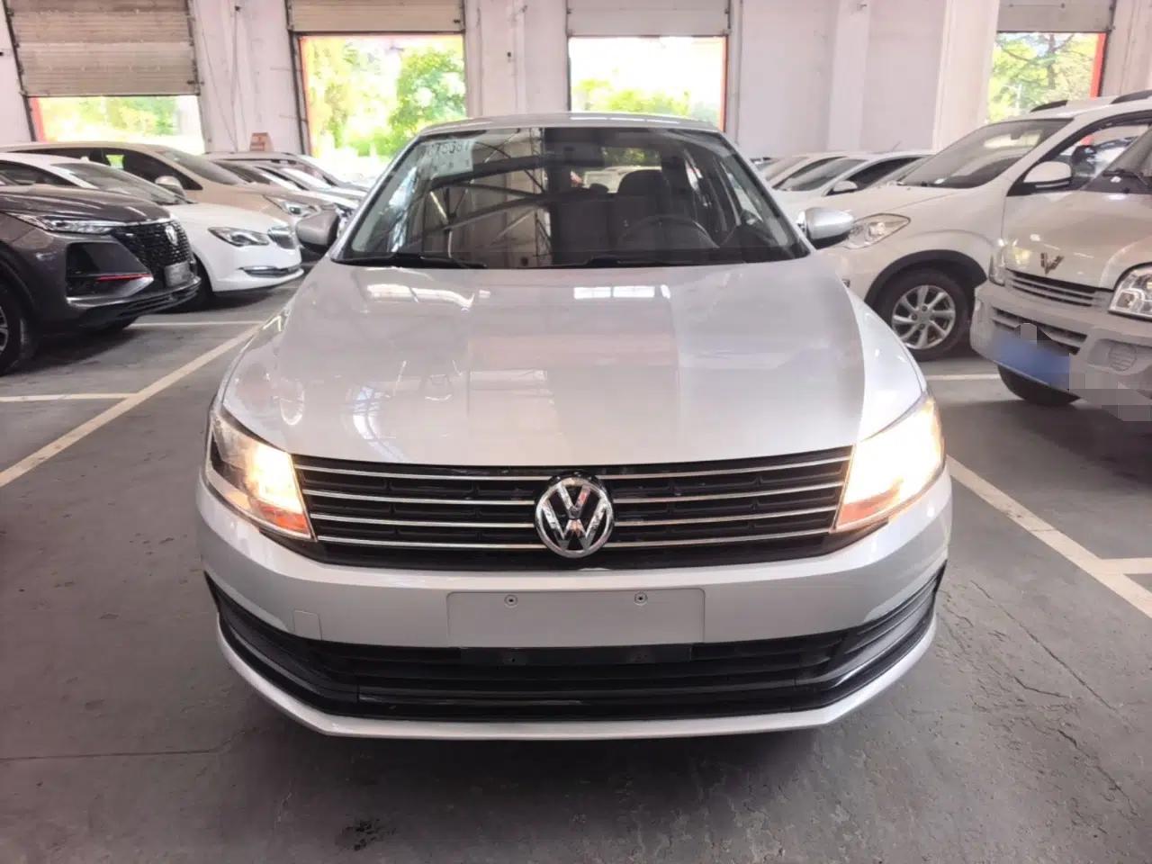 Volkswagen Lavida 2017 1.6L Automatic Fashion Edition — миниатюра 2