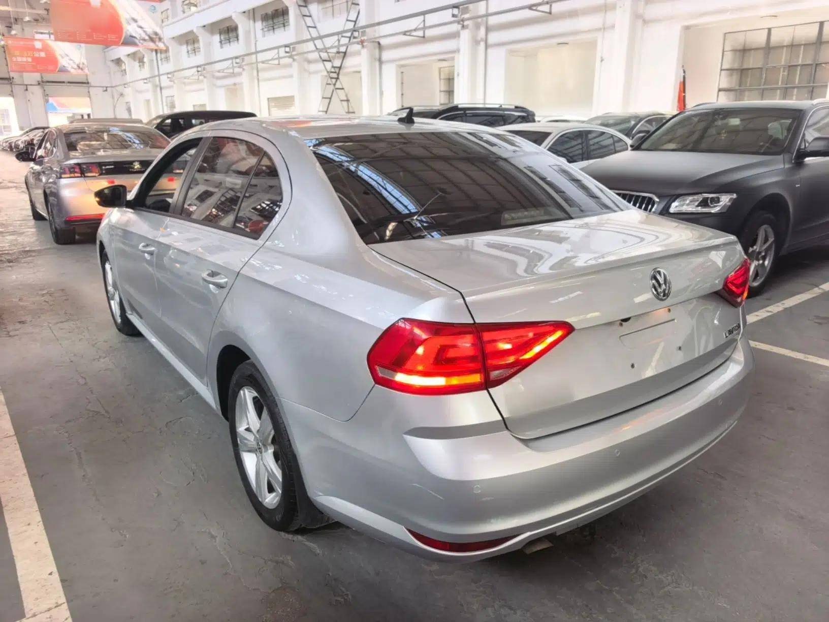 Volkswagen Lavida 2017 1.6L Automatic Fashion Edition — миниатюра 4