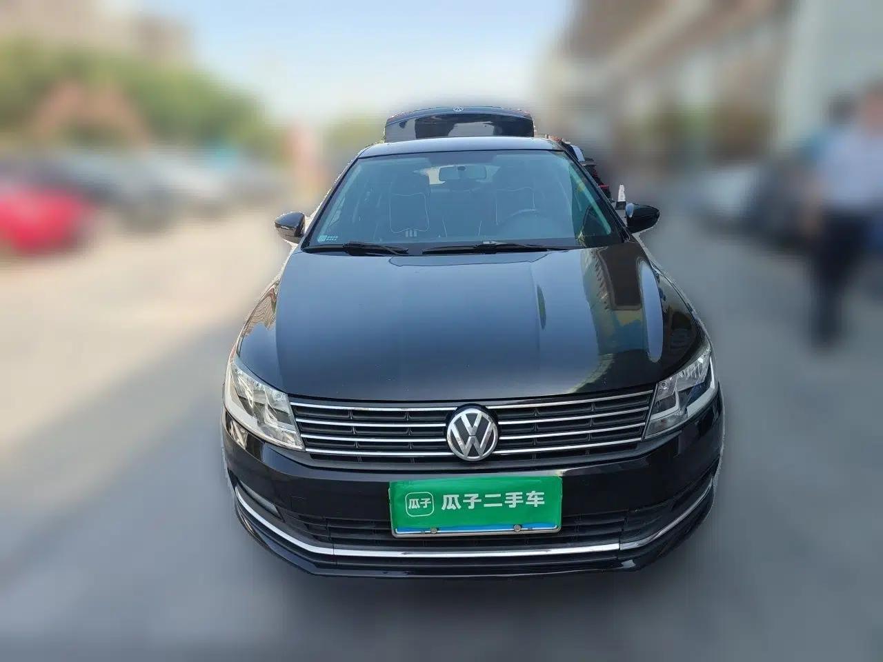 Volkswagen Lavida 2015 1.6L Automatic Comfort Edition — миниатюра 2