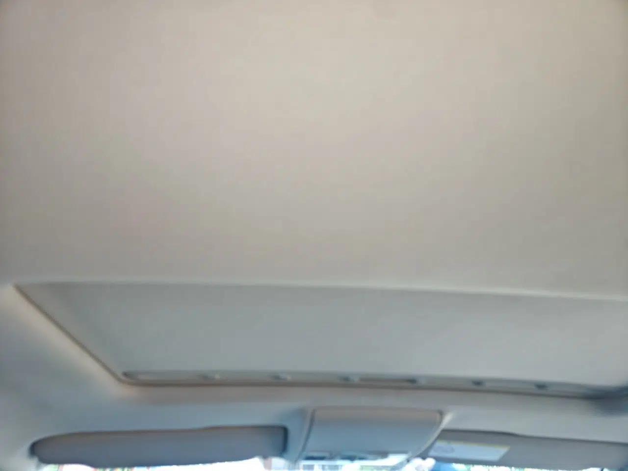 Volkswagen Lavida 2015 1.6L Automatic Comfort Edition — миниатюра 15