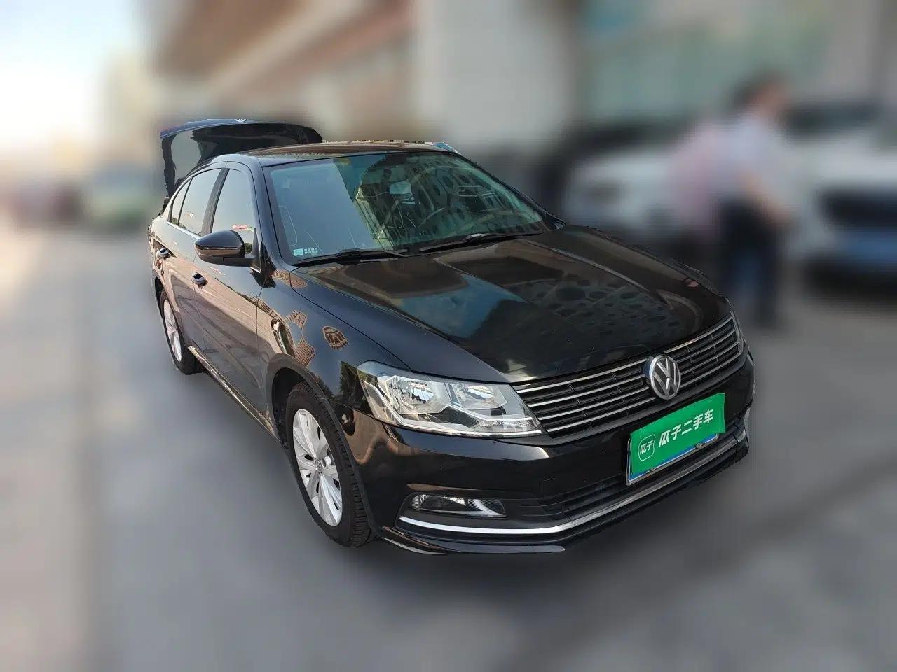 Volkswagen Lavida 2015 1.6L Automatic Comfort Edition — миниатюра 3