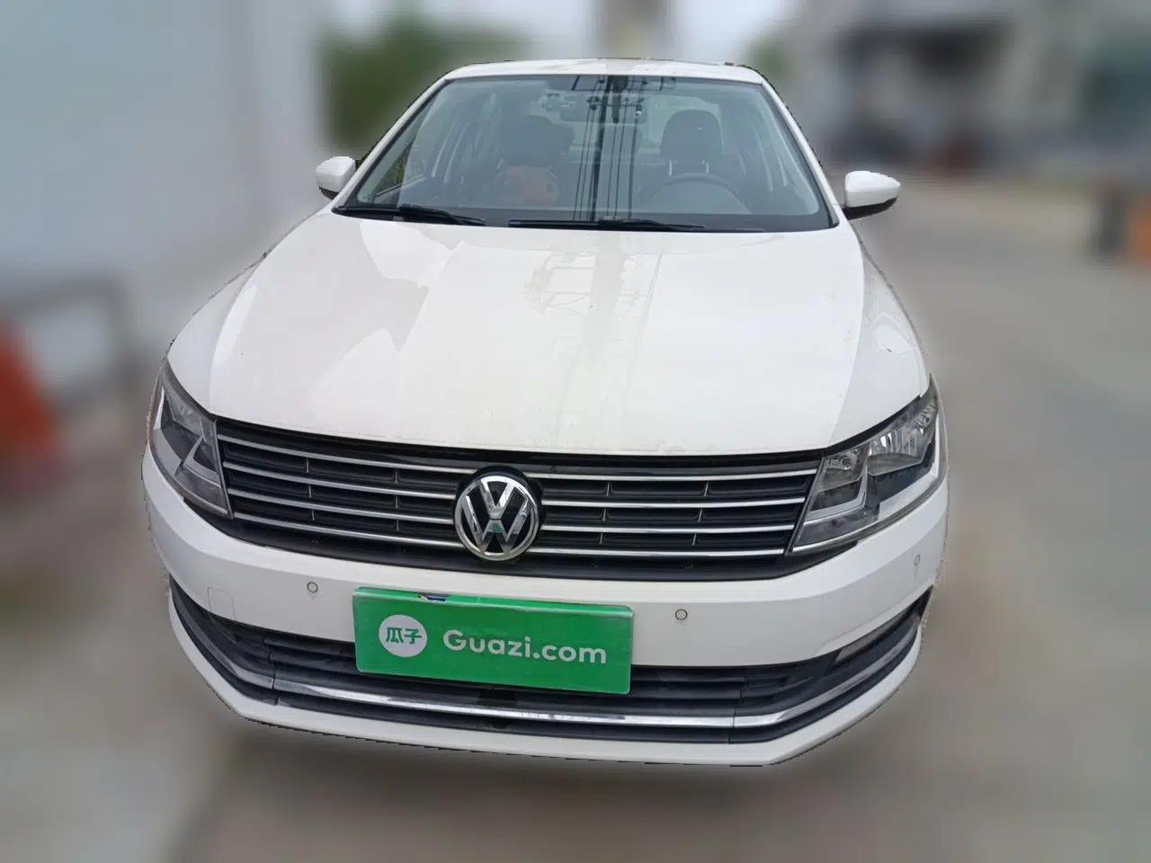 Volkswagen Lavida 2015 1.6L Automatic Comfort Edition — миниатюра 2