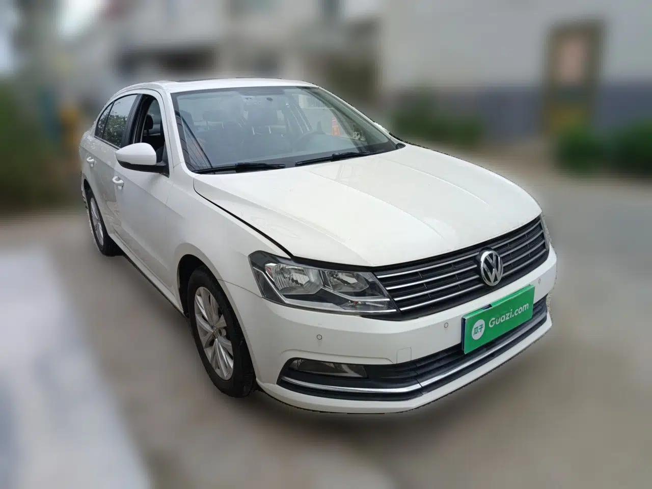 Volkswagen Lavida 2015 1.6L Automatic Comfort Edition — миниатюра 3