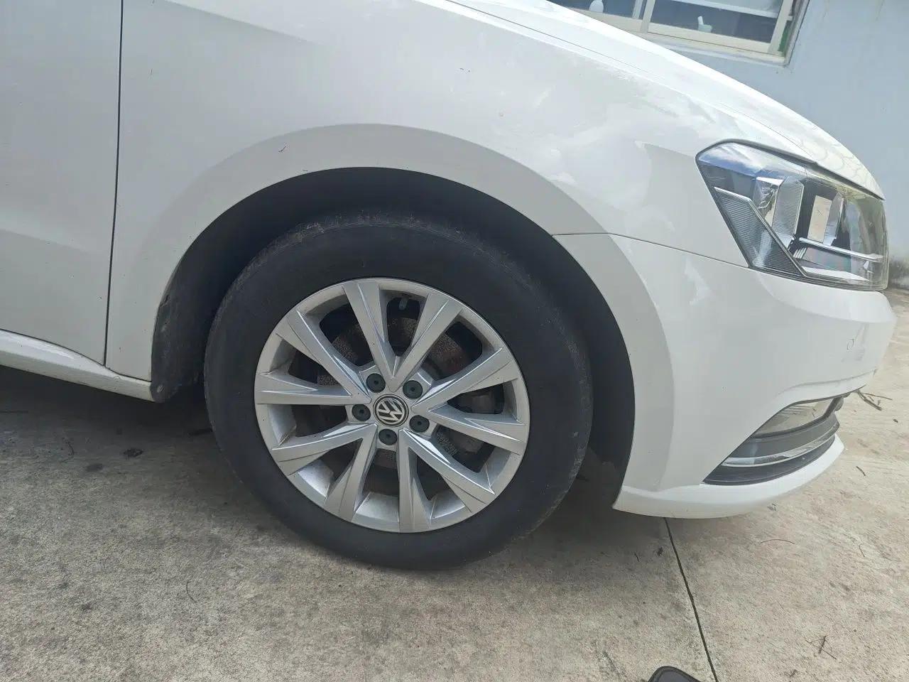 Volkswagen Lavida 2015 1.6L Manual Comfort Edition — миниатюра 8