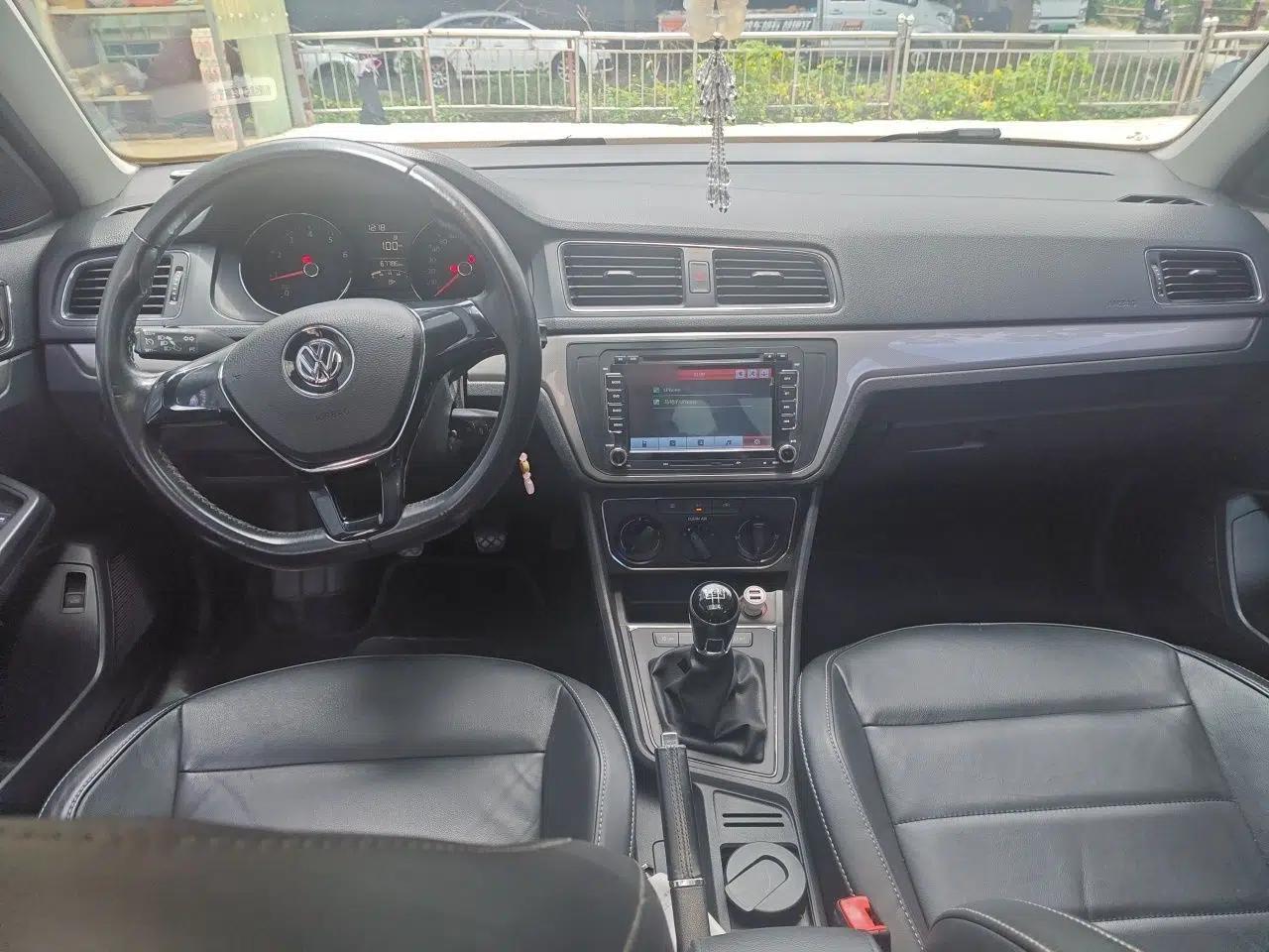 Volkswagen Lavida 2015 1.6L Manual Comfort Edition — миниатюра 9