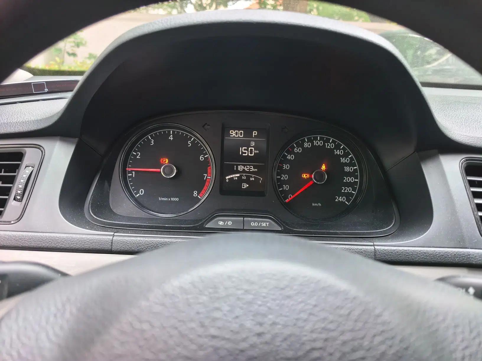 Volkswagen Lavida 2013 Revised Classic 1.6L Automatic Fashion Edition — миниатюра 11