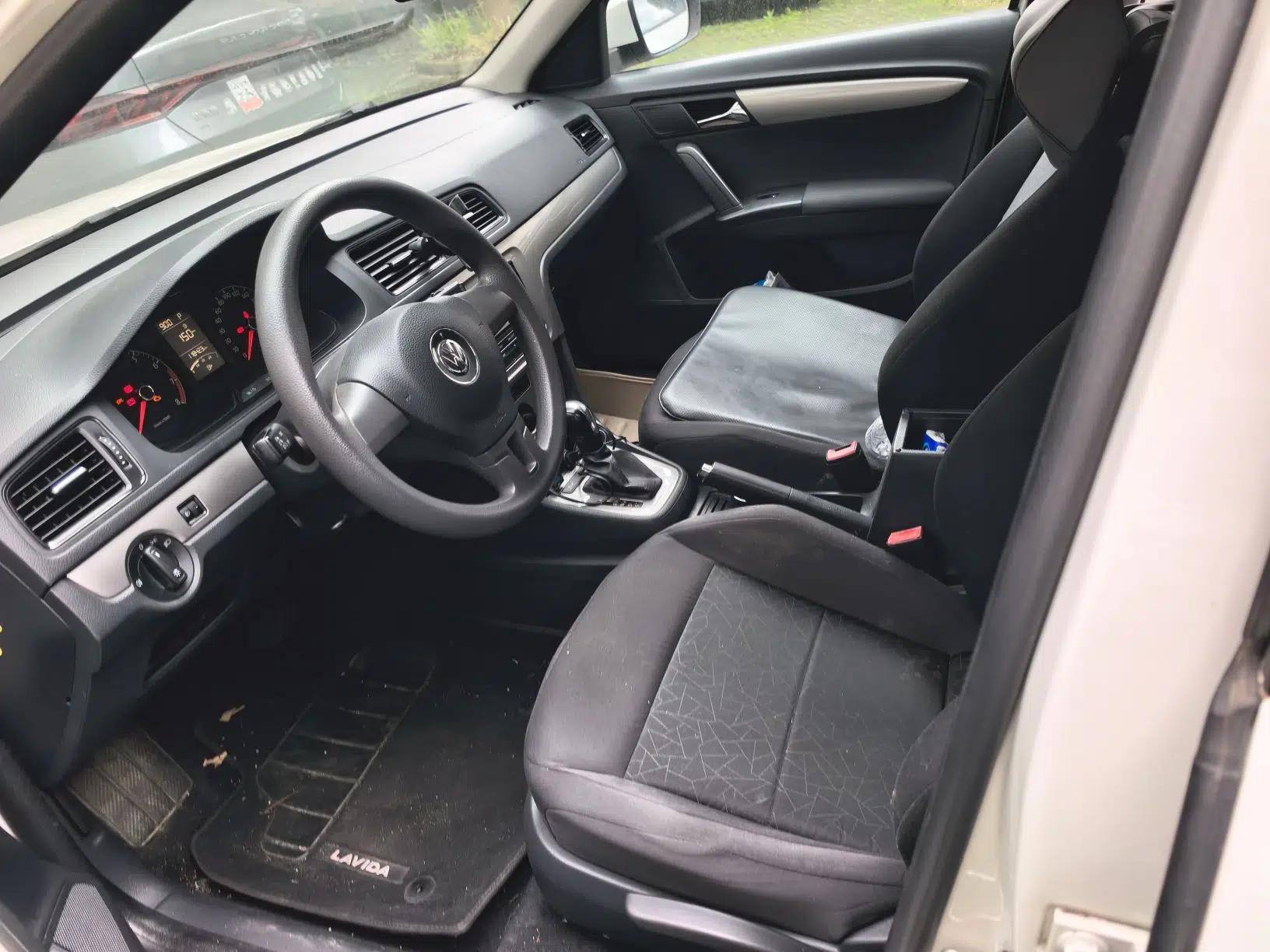 Volkswagen Lavida 2013 Revised Classic 1.6L Automatic Fashion Edition — миниатюра 15