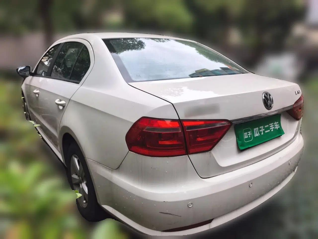 Volkswagen Lavida 2013 Revised Classic 1.6L Automatic Fashion Edition — миниатюра 4