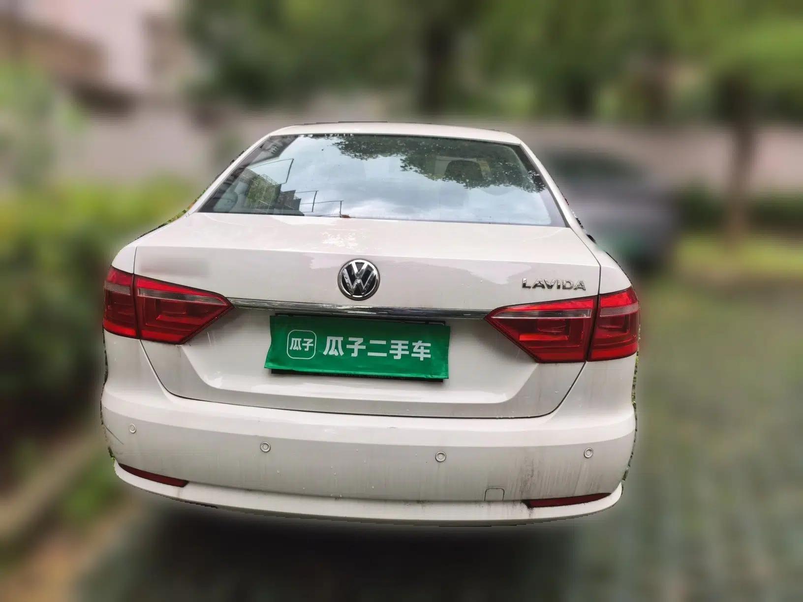 Volkswagen Lavida 2013 Revised Classic 1.6L Automatic Fashion Edition — миниатюра 5