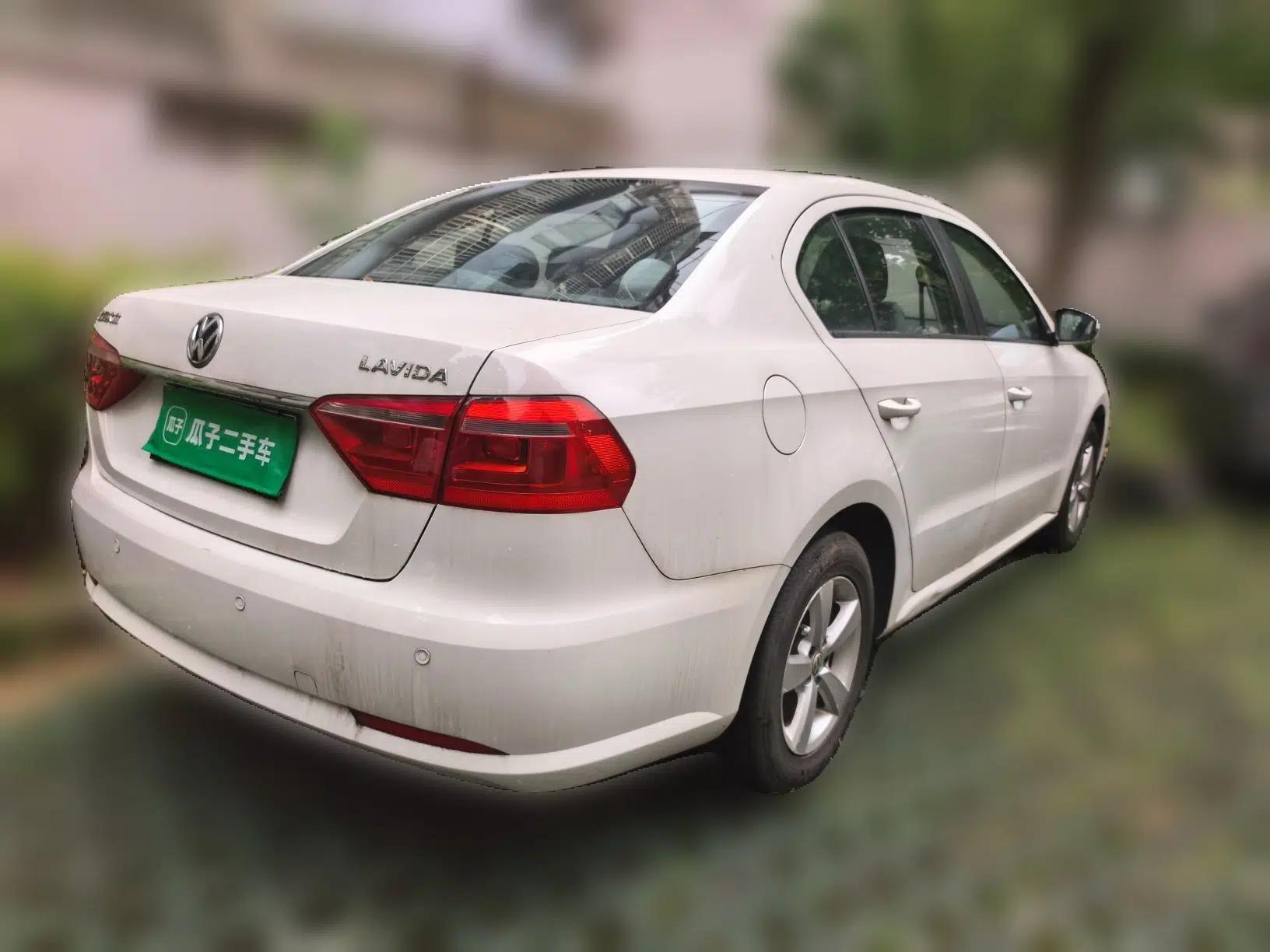 Volkswagen Lavida 2013 Revised Classic 1.6L Automatic Fashion Edition — миниатюра 6