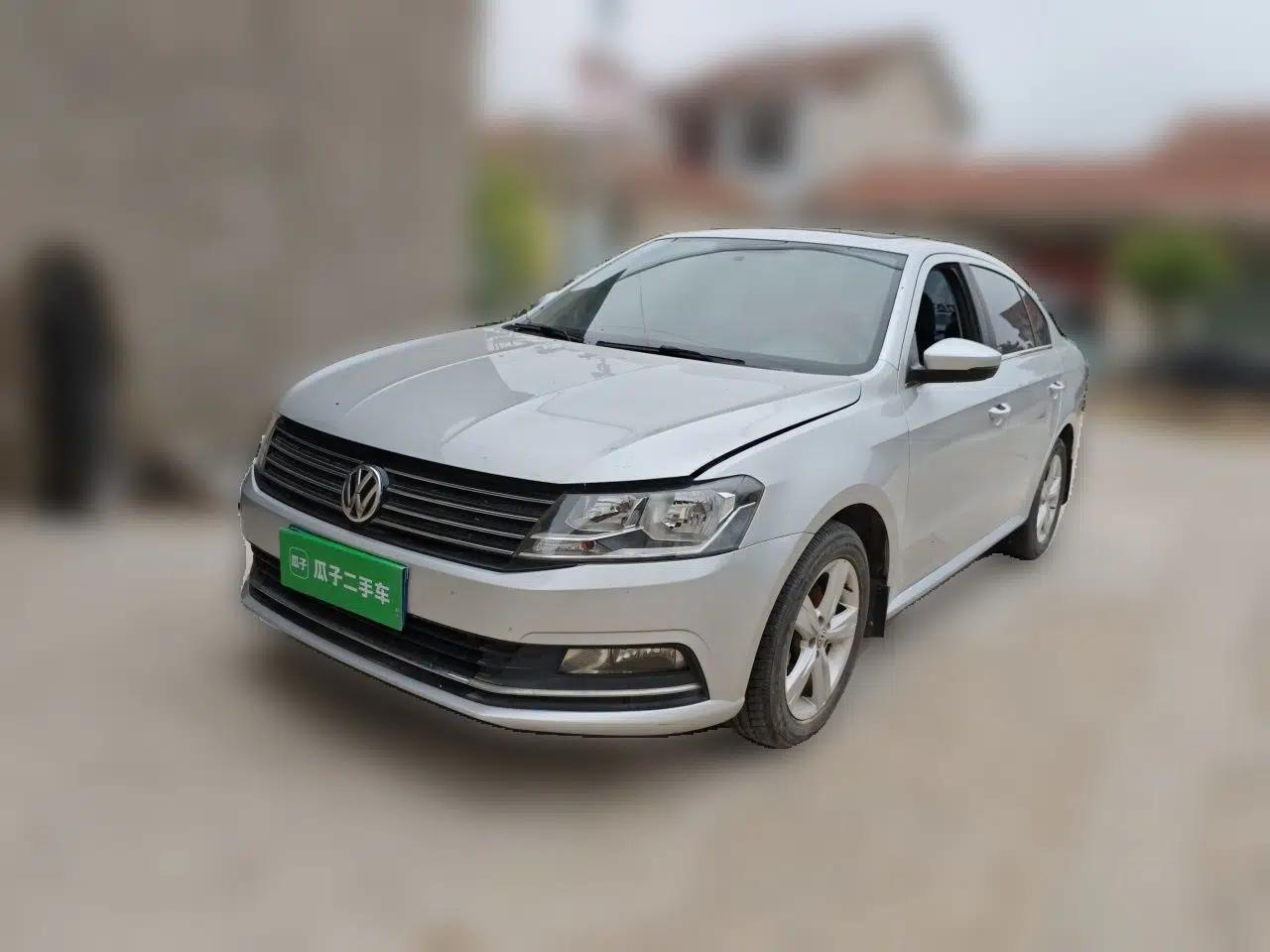 Volkswagen Lavida 2017 1.6L Manual Fashion Edition — миниатюра 1