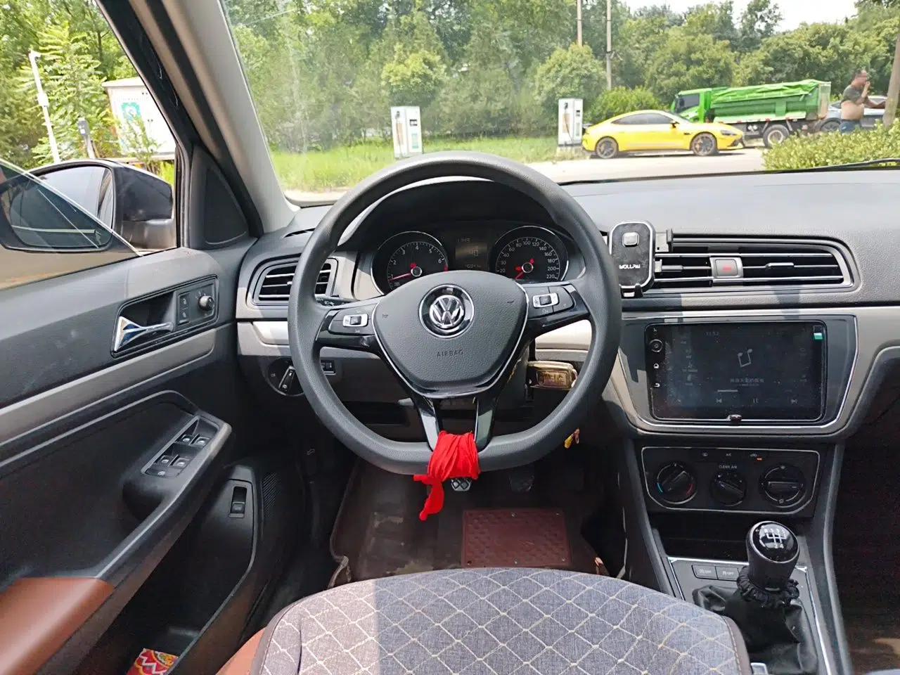 Volkswagen Lavida 2019 Lavida Start 1.5L Manual Comfort Edition China VI Standard — миниатюра 10