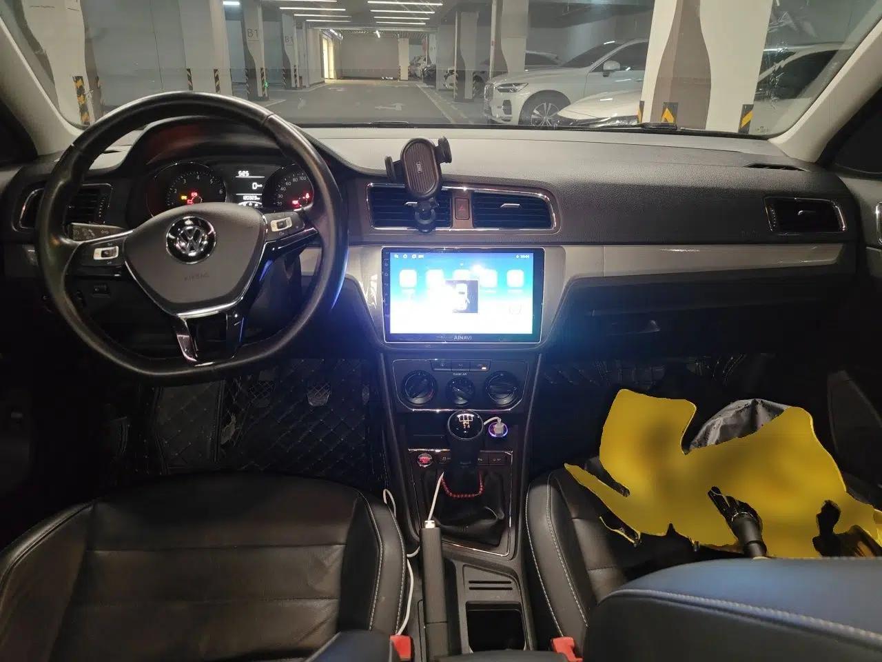 Volkswagen Lavida 2017 1.6L Manual Comfort Edition — миниатюра 9