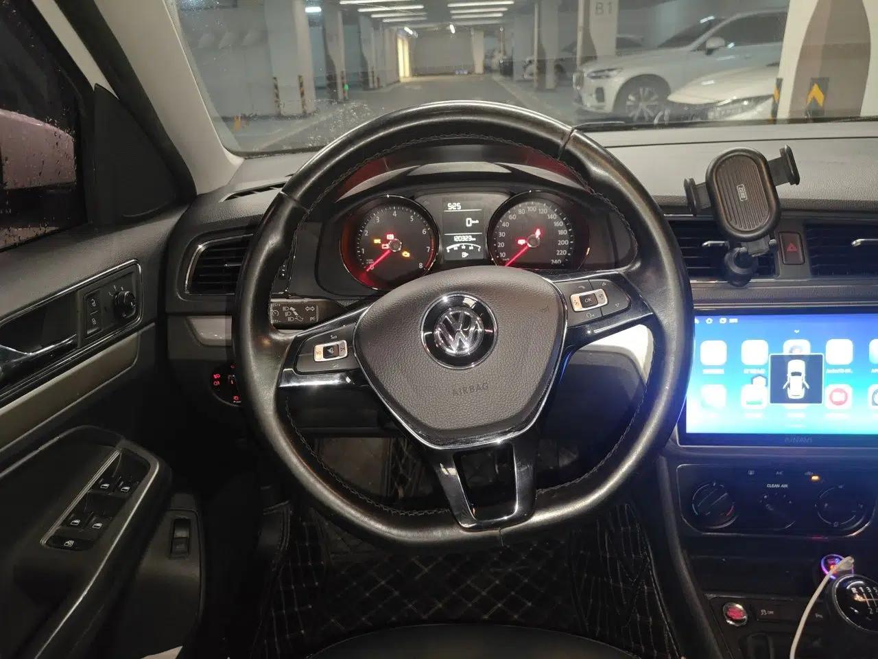 Volkswagen Lavida 2017 1.6L Manual Comfort Edition — миниатюра 10