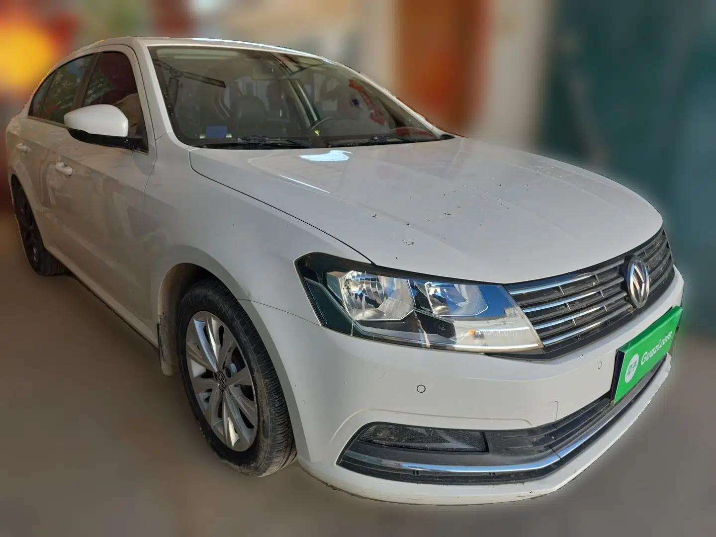 Volkswagen Lavida 2015 1.6L Manual Comfort Edition — миниатюра 3