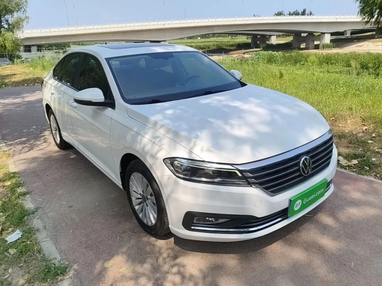 Volkswagen Lavida 2022 1.5L Automatic Vision Edition — миниатюра 3