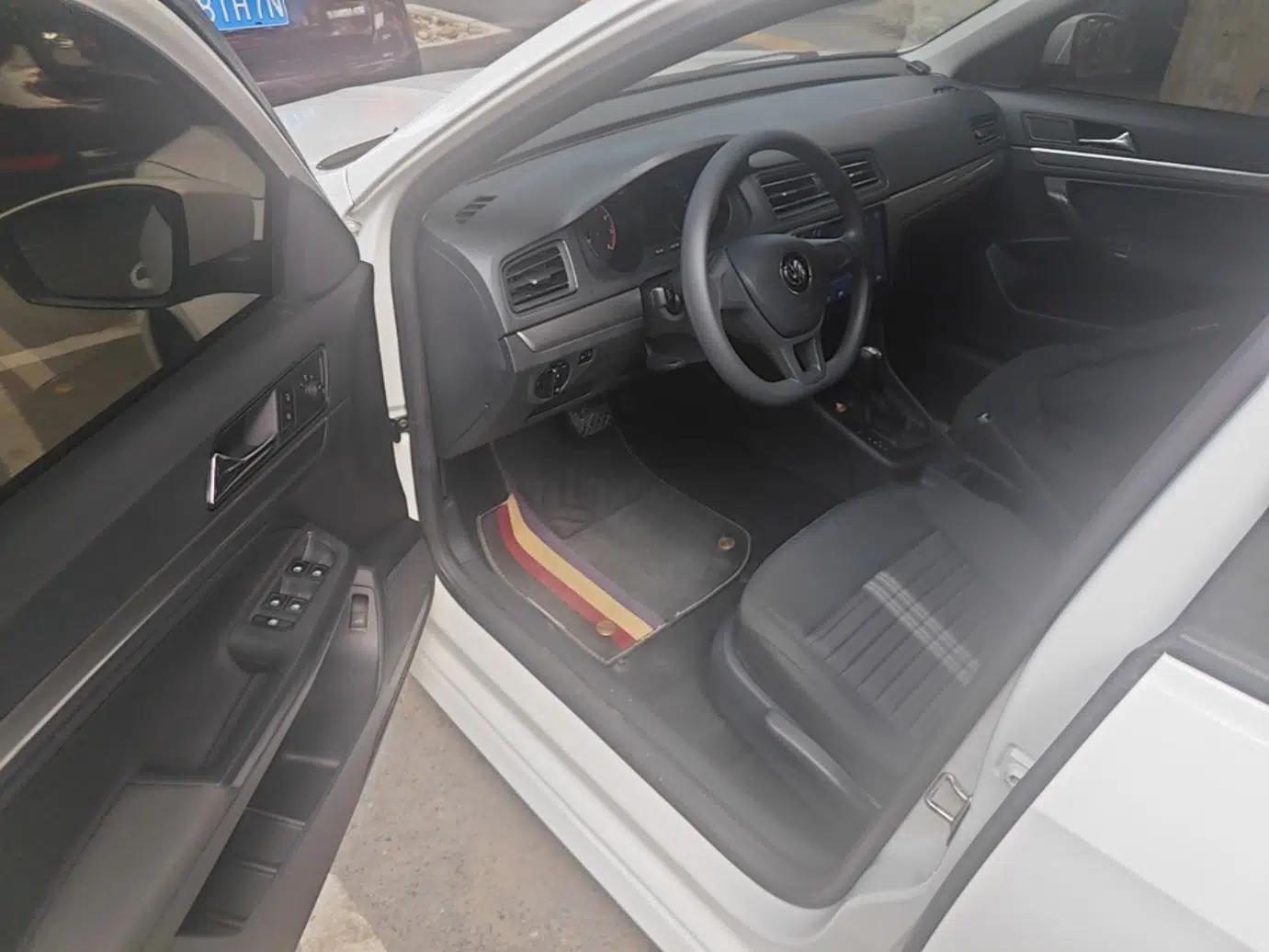 Volkswagen Lavida 2019 Lavida Start 1.5L Automatic Trendy Version China VI Standard — миниатюра 18