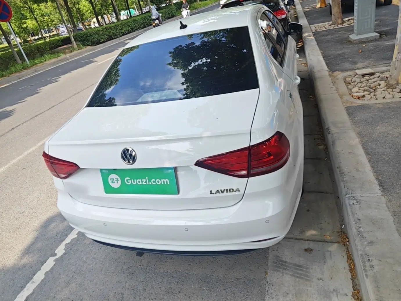 Volkswagen Lavida 2019 Lavida Start 1.5L Automatic Trendy Version China VI Standard — миниатюра 5