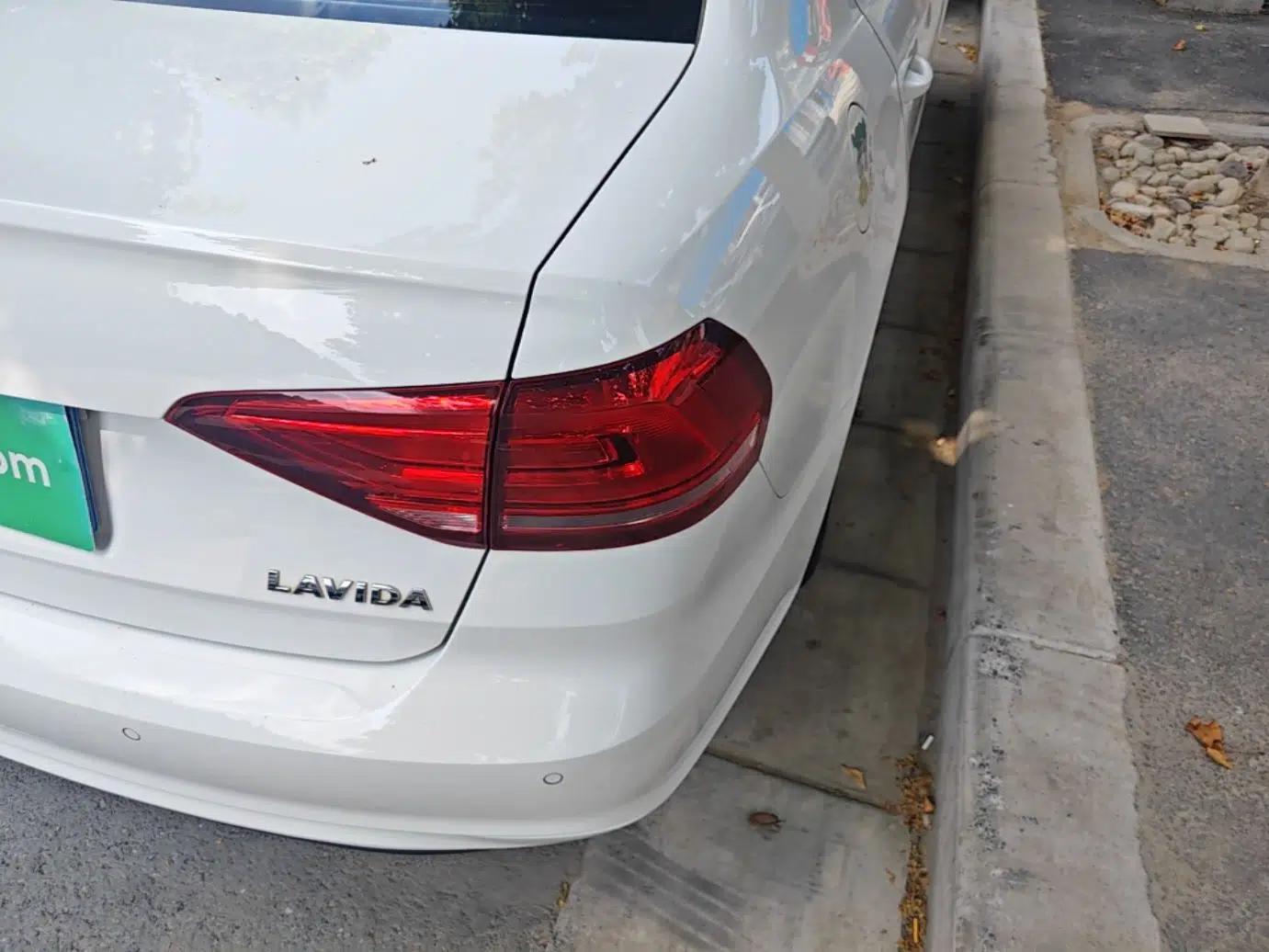 Volkswagen Lavida 2019 Lavida Start 1.5L Automatic Trendy Version China VI Standard — миниатюра 9