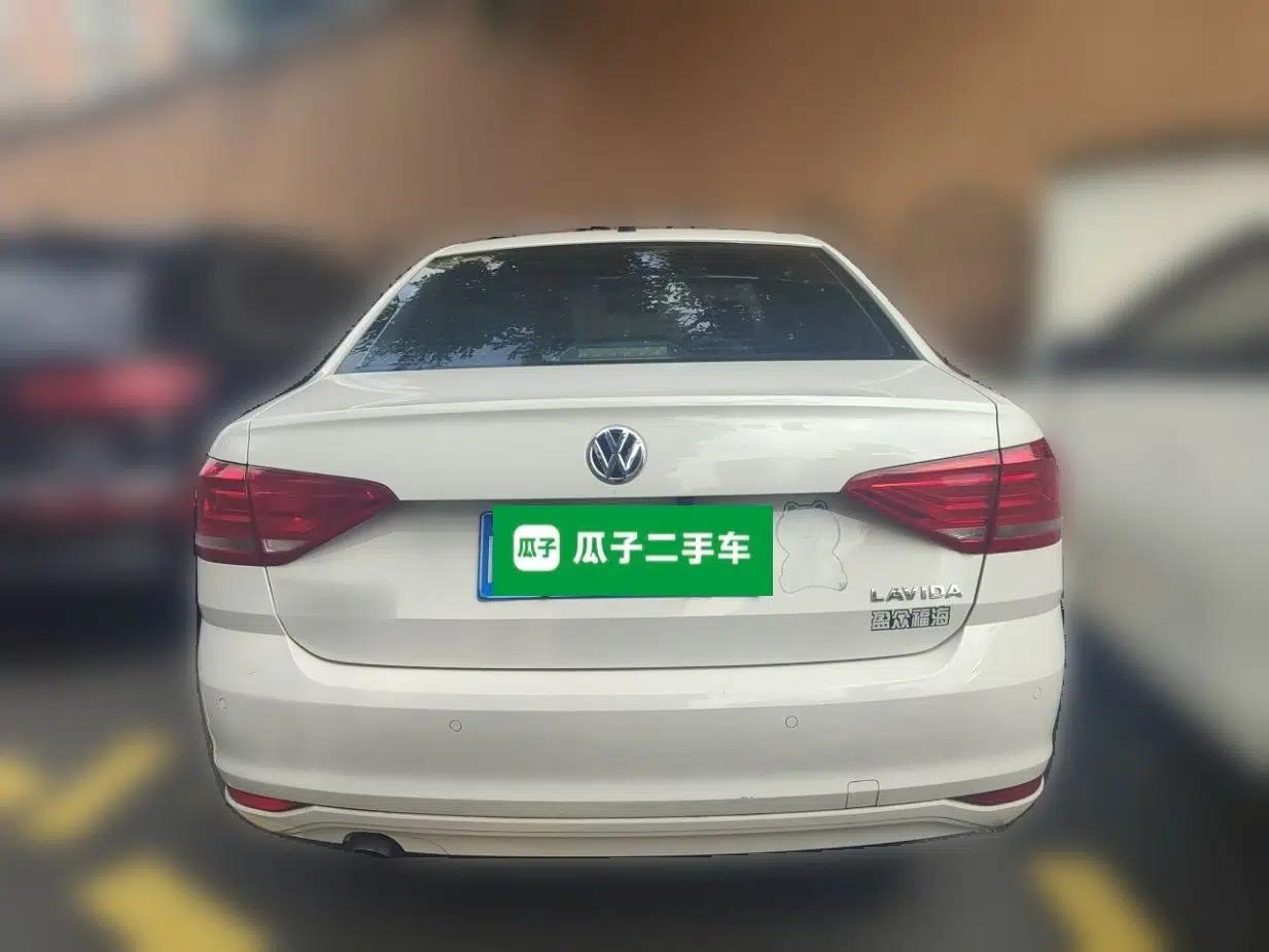 Volkswagen Lavida 2017 1.6L Automatic Fashion Edition — миниатюра 5