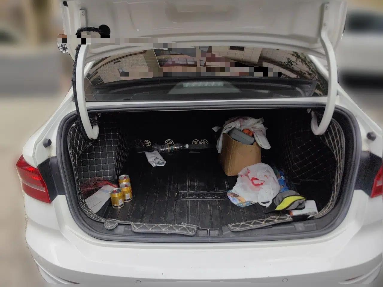 Volkswagen Lavida 2019 1.5L Automatic Fashion Edition China VI — миниатюра 19