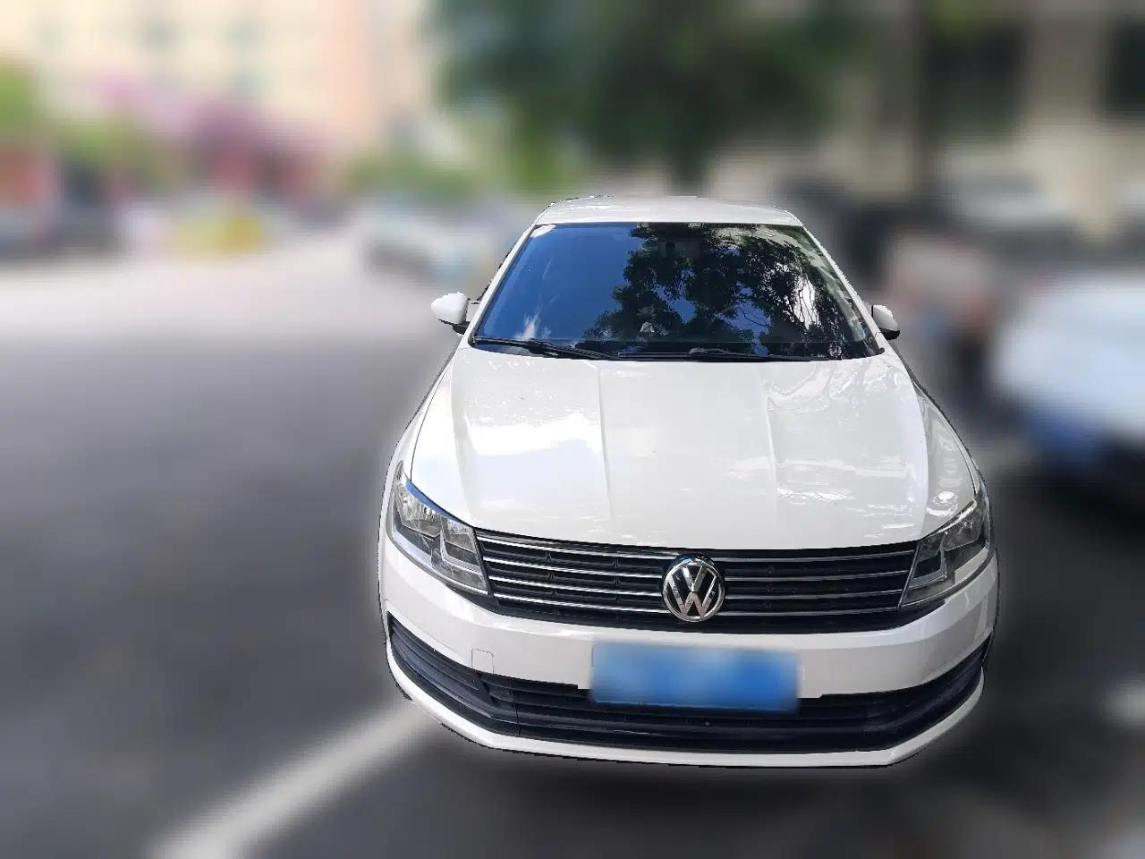 Volkswagen Lavida 2017 1.6L Automatic Fashion Edition — миниатюра 2