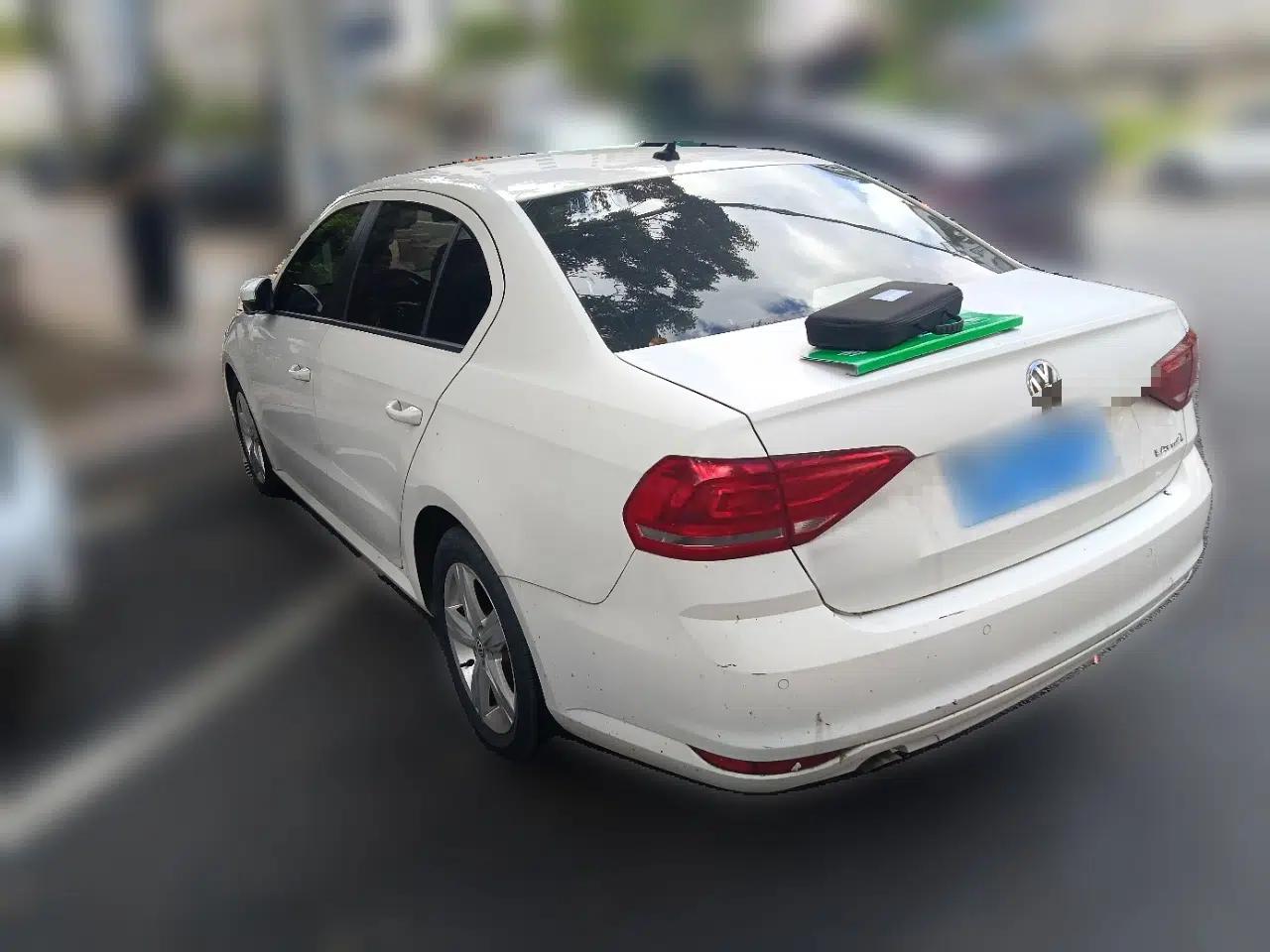 Volkswagen Lavida 2017 1.6L Automatic Fashion Edition — миниатюра 4