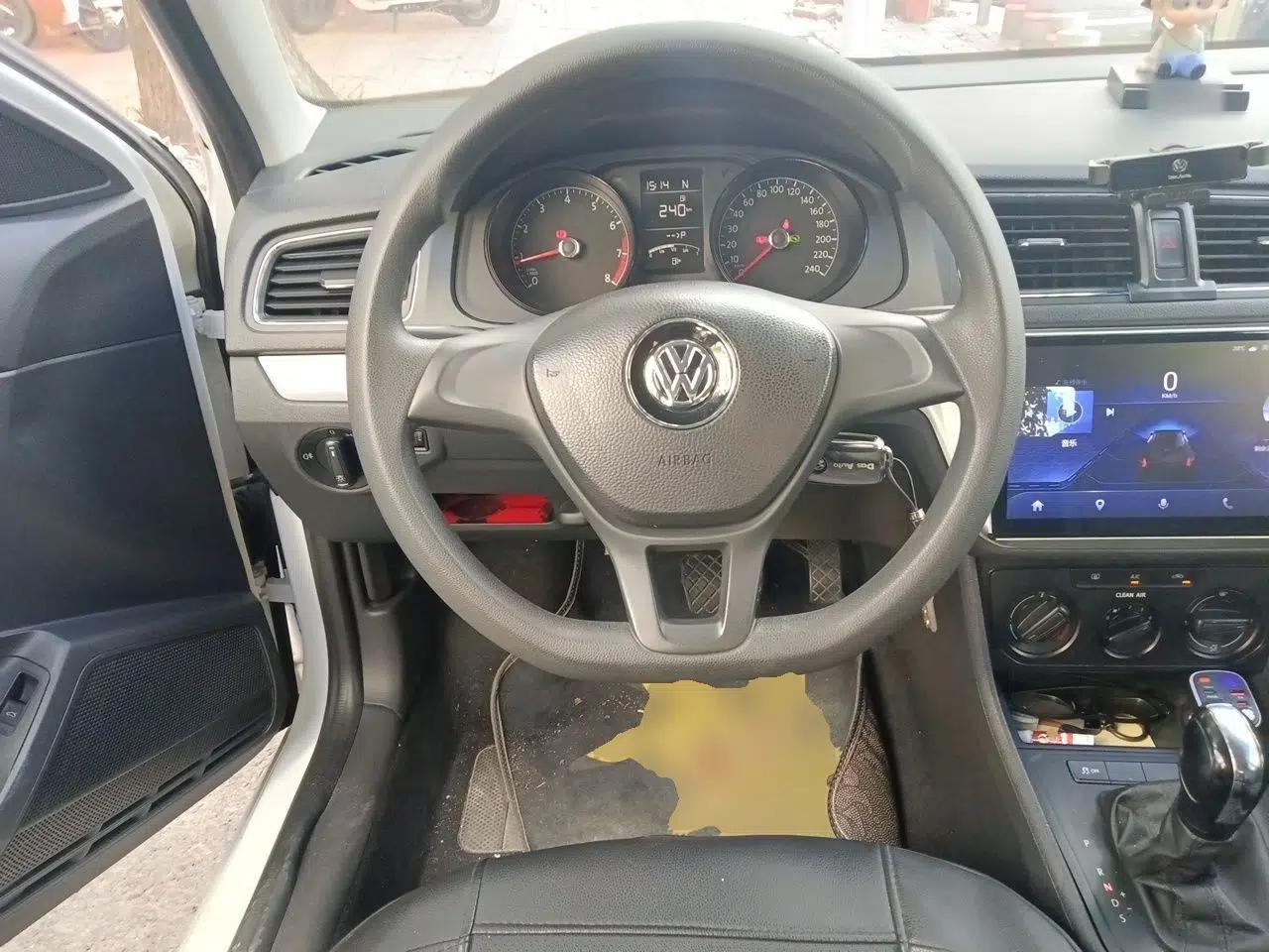 Volkswagen Lavida 2017 1.6L Automatic Fashion Edition — миниатюра 10