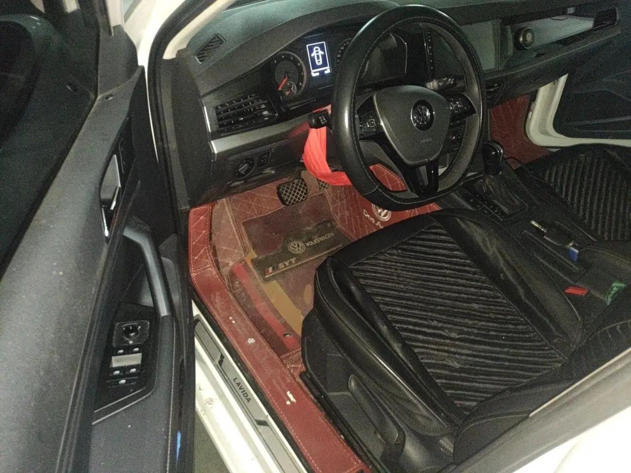 Volkswagen Lavida 2018 1.5L Automatic Fashion Edition China V Standard — миниатюра 16
