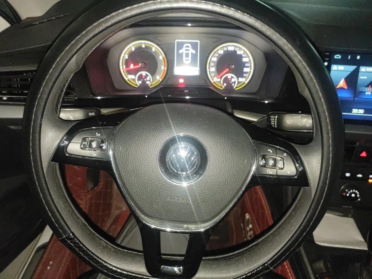 Volkswagen Lavida 2018 1.5L Automatic Fashion Edition China V Standard — миниатюра 10