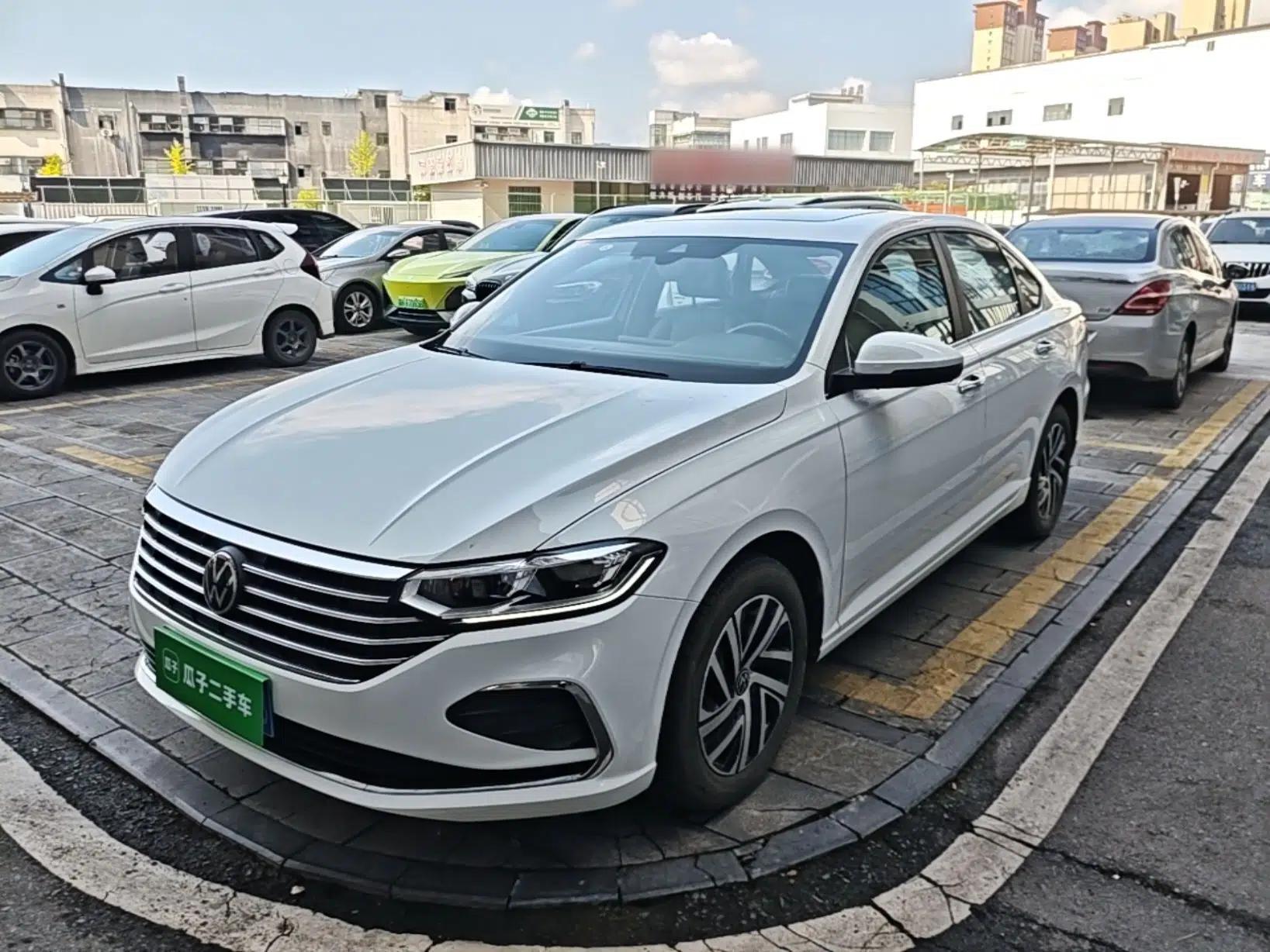Volkswagen Lavida 2023 300TSI DSG Full-Comfort Edition — миниатюра 1