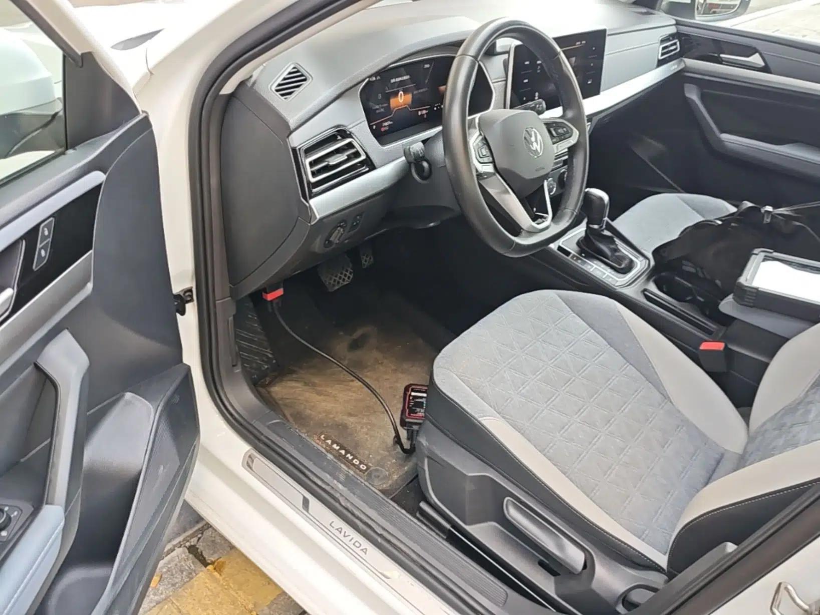 Volkswagen Lavida 2023 300TSI DSG Full-Comfort Edition — миниатюра 18