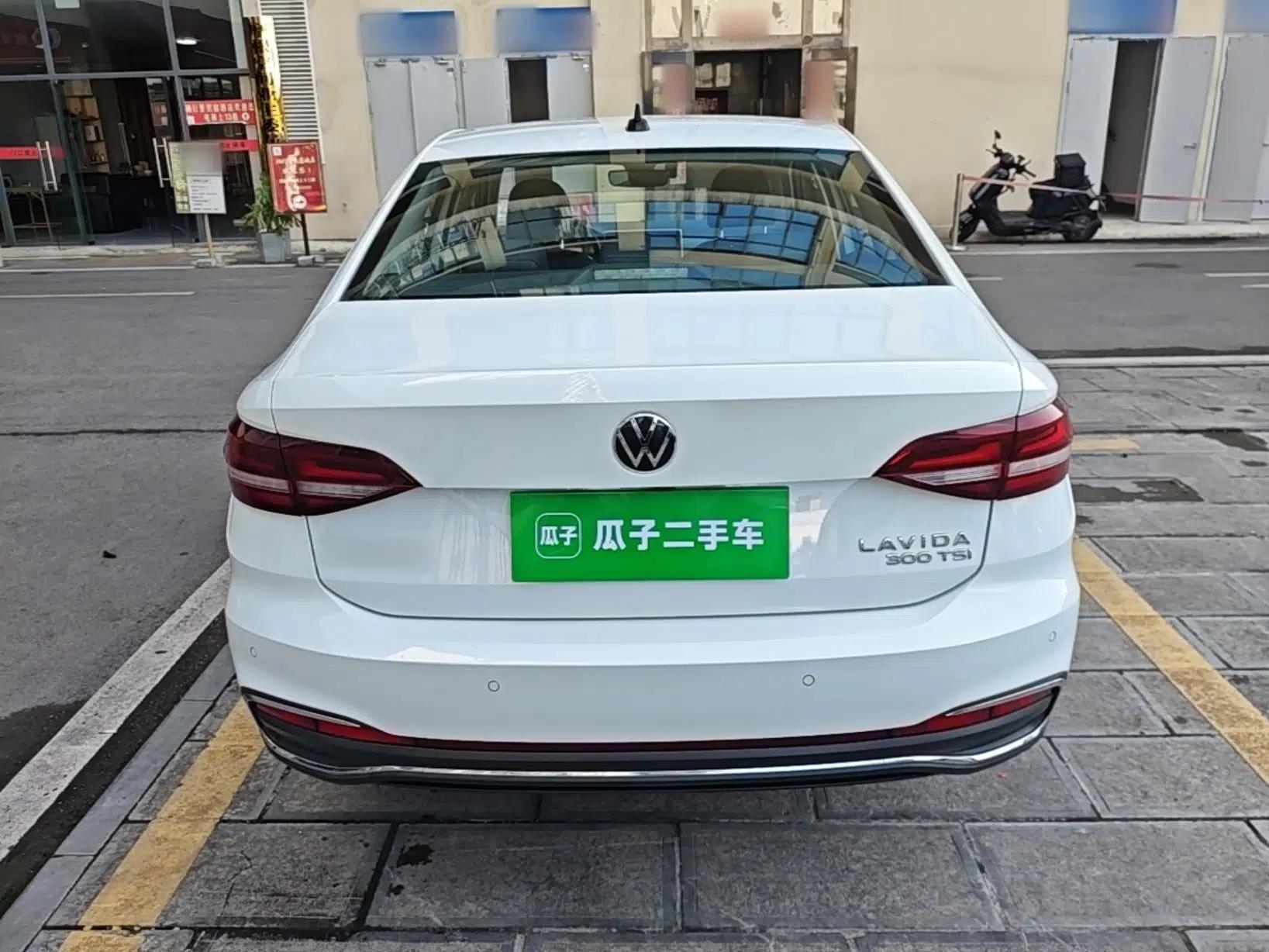 Volkswagen Lavida 2023 300TSI DSG Full-Comfort Edition — миниатюра 5