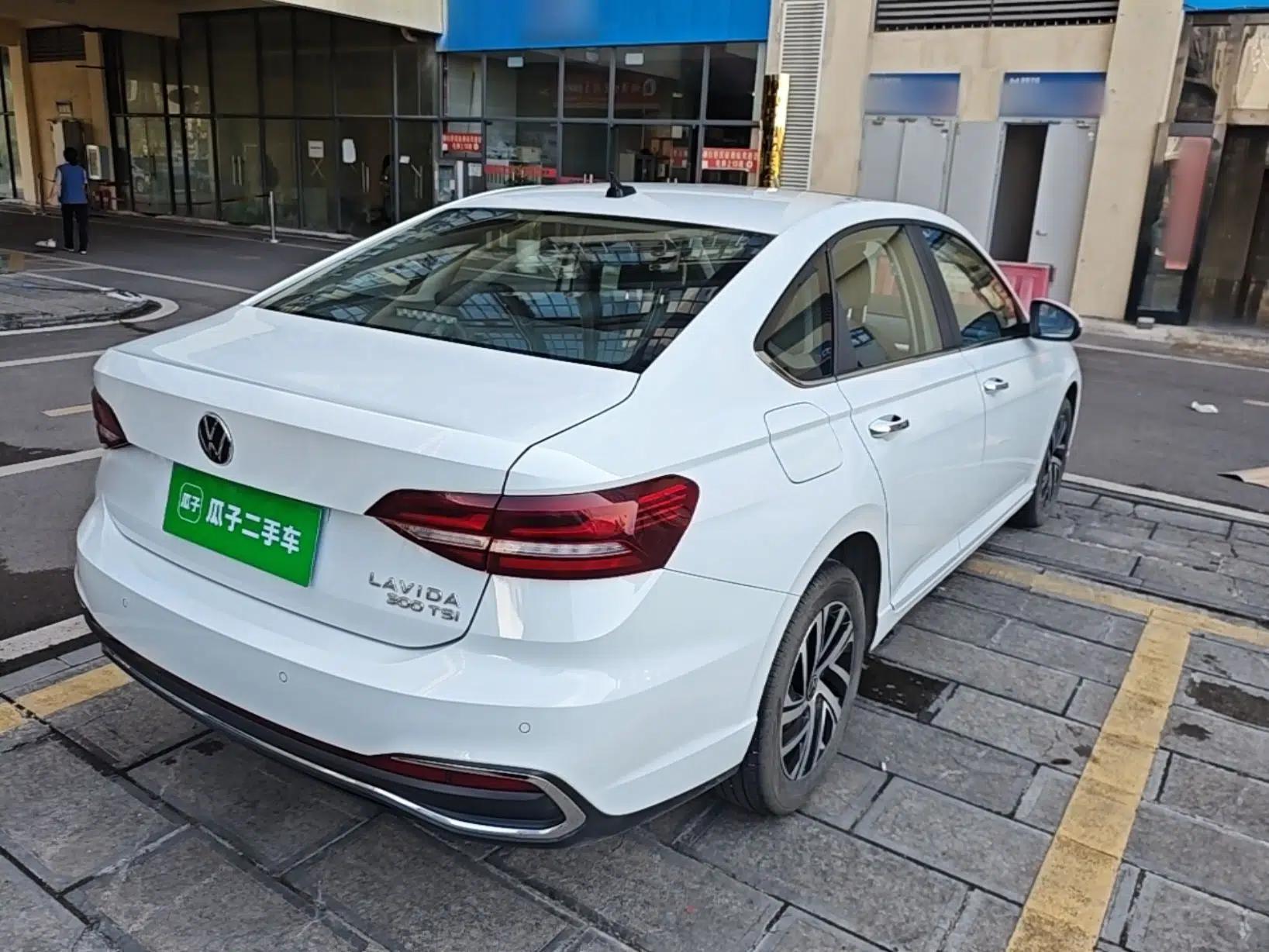 Volkswagen Lavida 2023 300TSI DSG Full-Comfort Edition — миниатюра 6