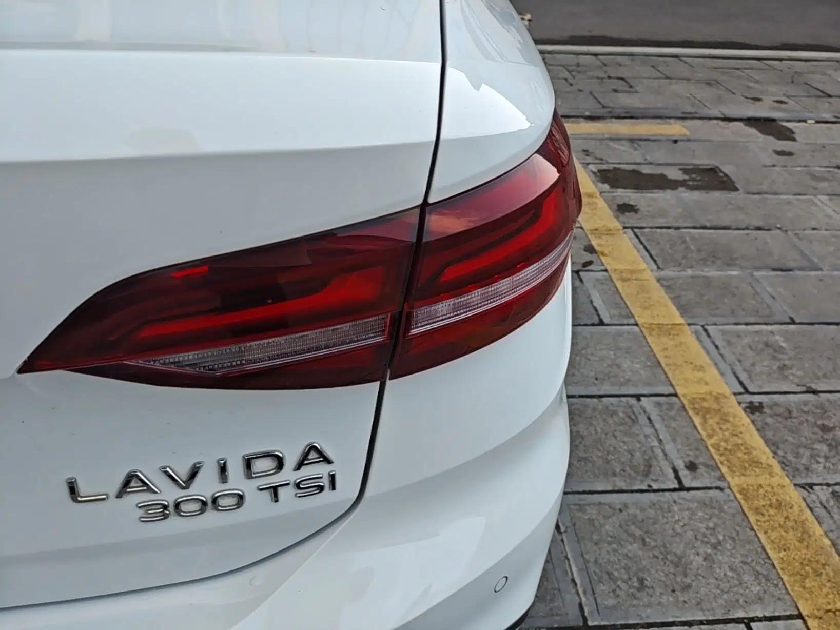 Volkswagen Lavida 2023 300TSI DSG Full-Comfort Edition — миниатюра 9