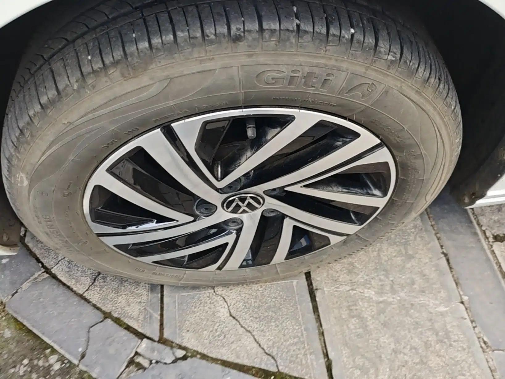 Volkswagen Lavida 2023 300TSI DSG Full-Comfort Edition — миниатюра 10