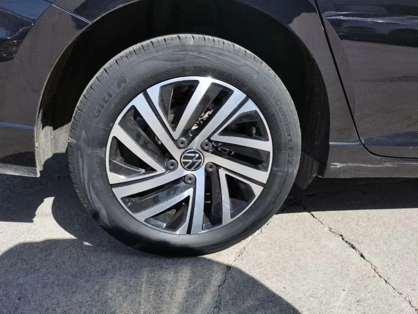 Volkswagen Lavida 2023 1.5L Automatic 5 Million Edition — миниатюра 11