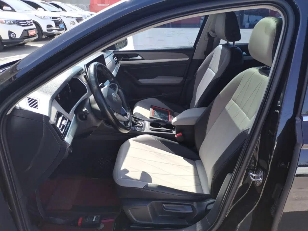 Volkswagen Lavida 2023 1.5L Automatic 5 Million Edition — миниатюра 17