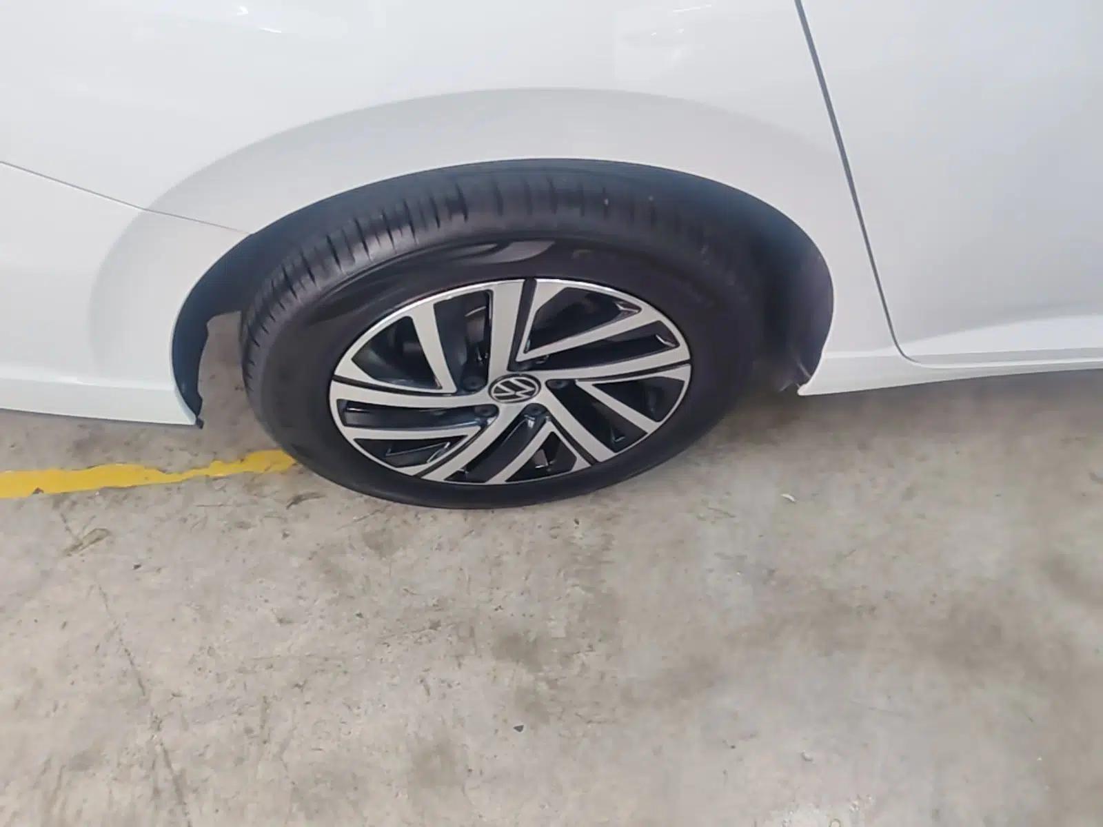 Volkswagen Lavida 2024 1.5L Automatic 5 Million Edition — миниатюра 11