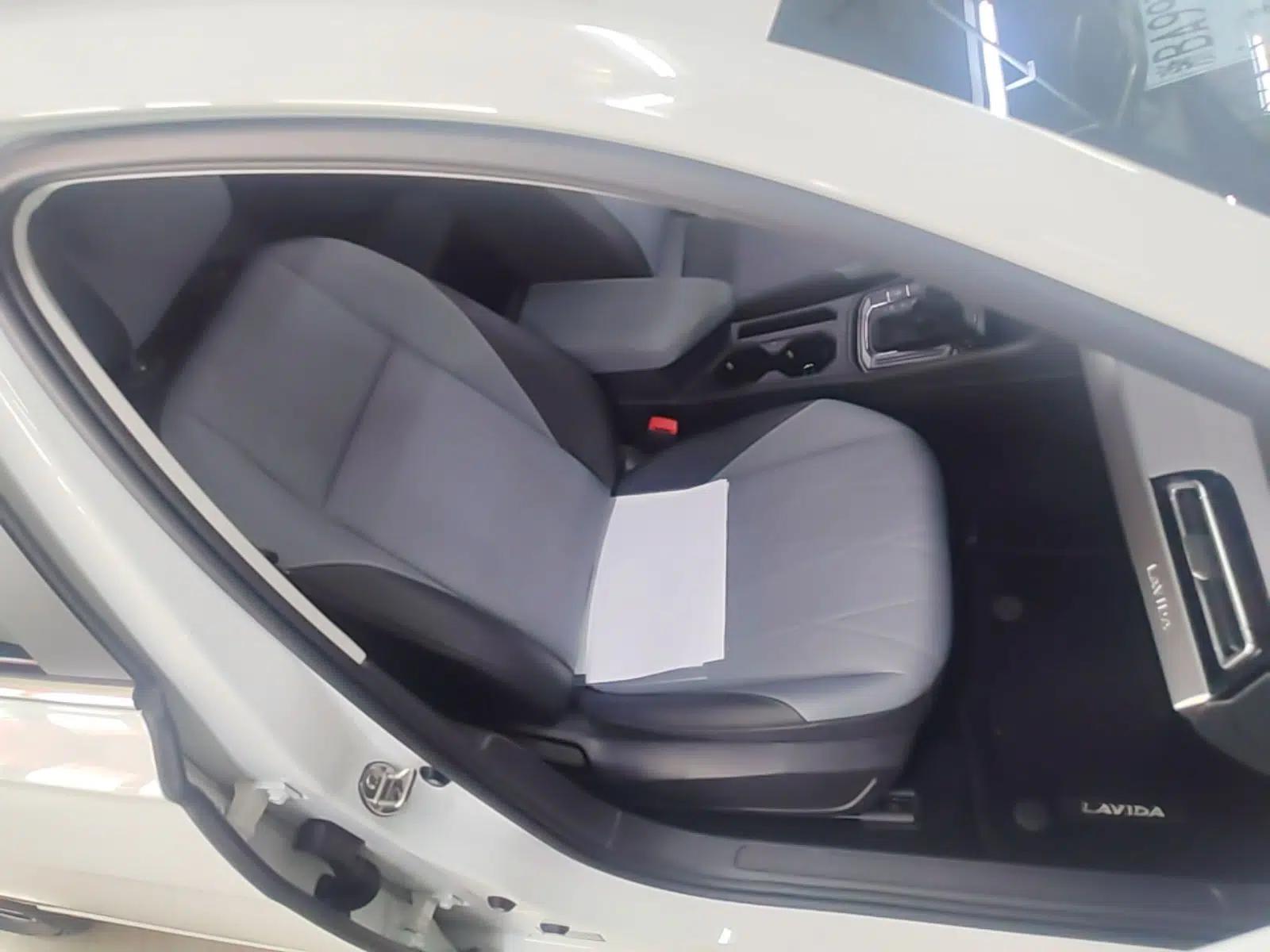 Volkswagen Lavida 2024 1.5L Automatic 5 Million Edition — миниатюра 19