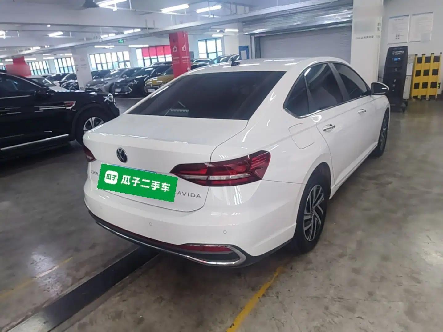 Volkswagen Lavida 2024 1.5L Automatic 5 Million Edition — миниатюра 6