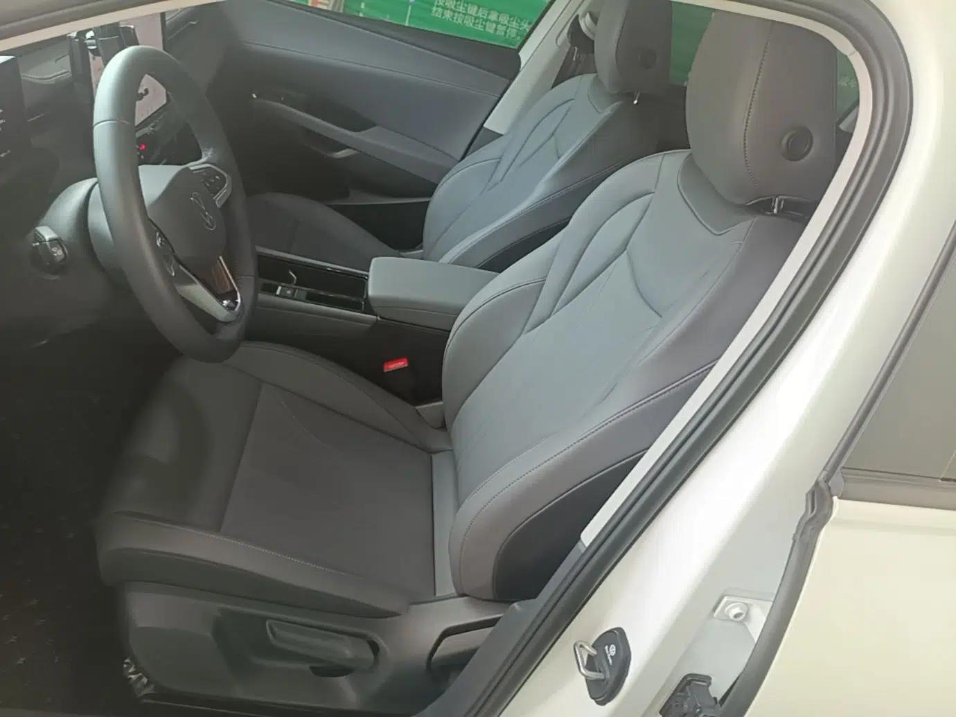 Volkswagen Lavida 2026 Pro 300TSI Starry Six Million Edition — миниатюра 17