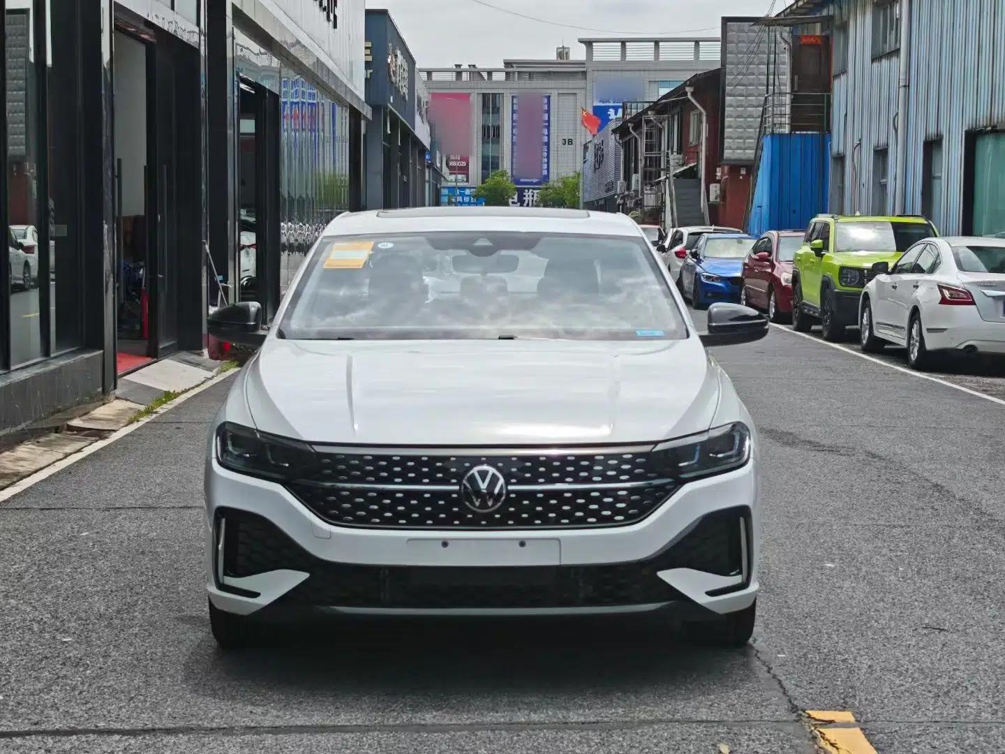 Volkswagen Lavida 2024 300TSI DSG Starry Sky Deluxe Edition — миниатюра 2