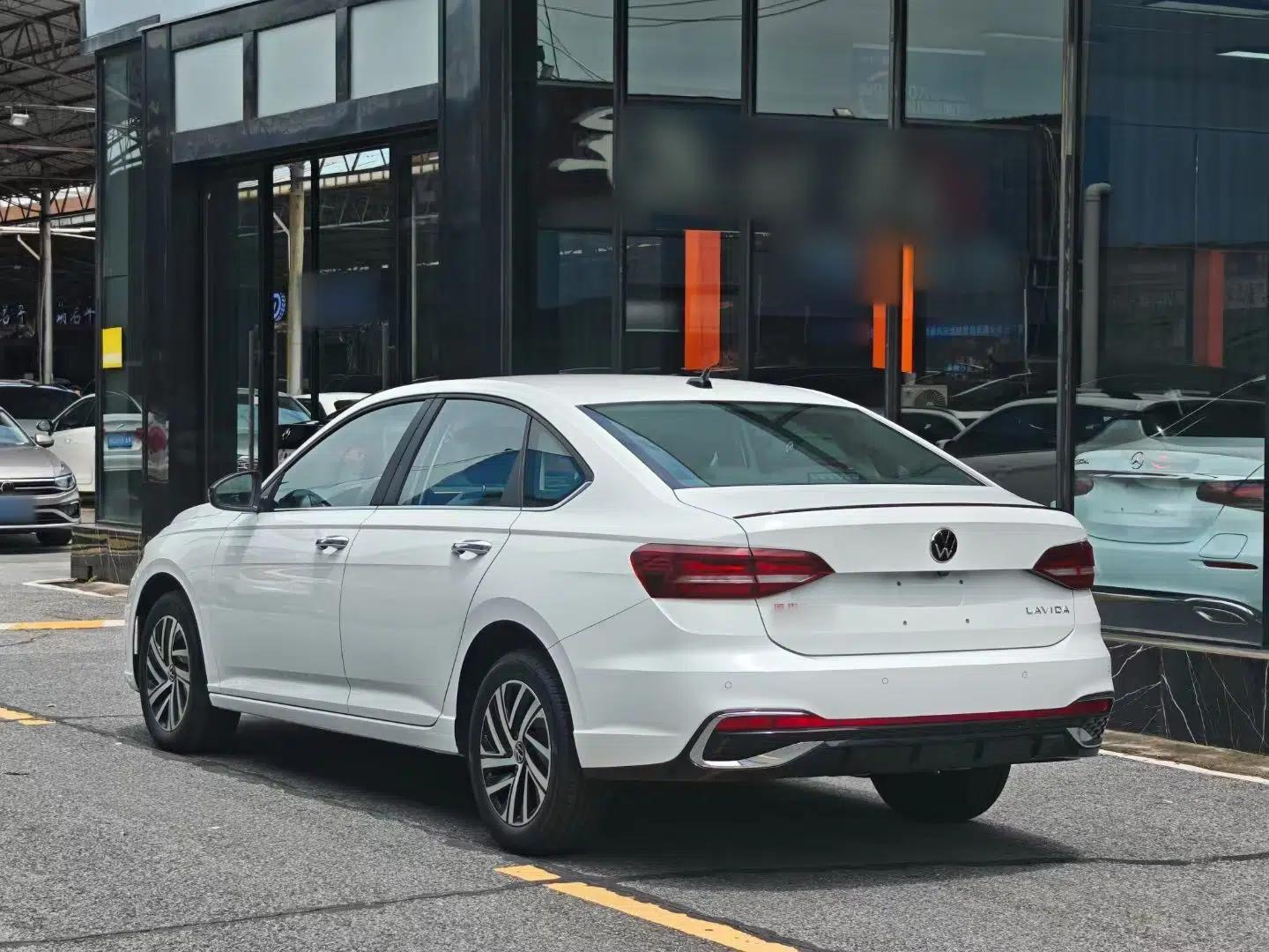 Volkswagen Lavida 2024 300TSI DSG Starry Sky Deluxe Edition — миниатюра 4