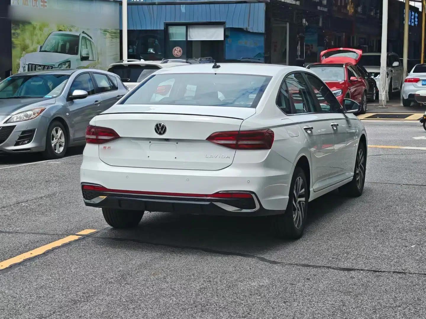 Volkswagen Lavida 2024 300TSI DSG Starry Sky Deluxe Edition — миниатюра 6