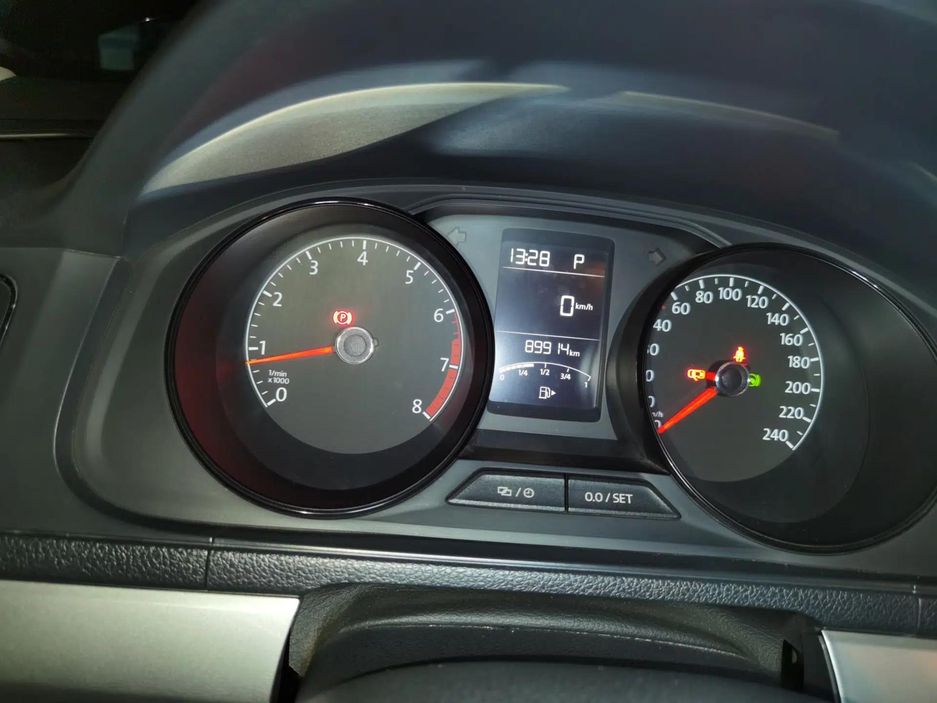Volkswagen Lavida 2015 1.6L Automatic Fashion Edition — миниатюра 12