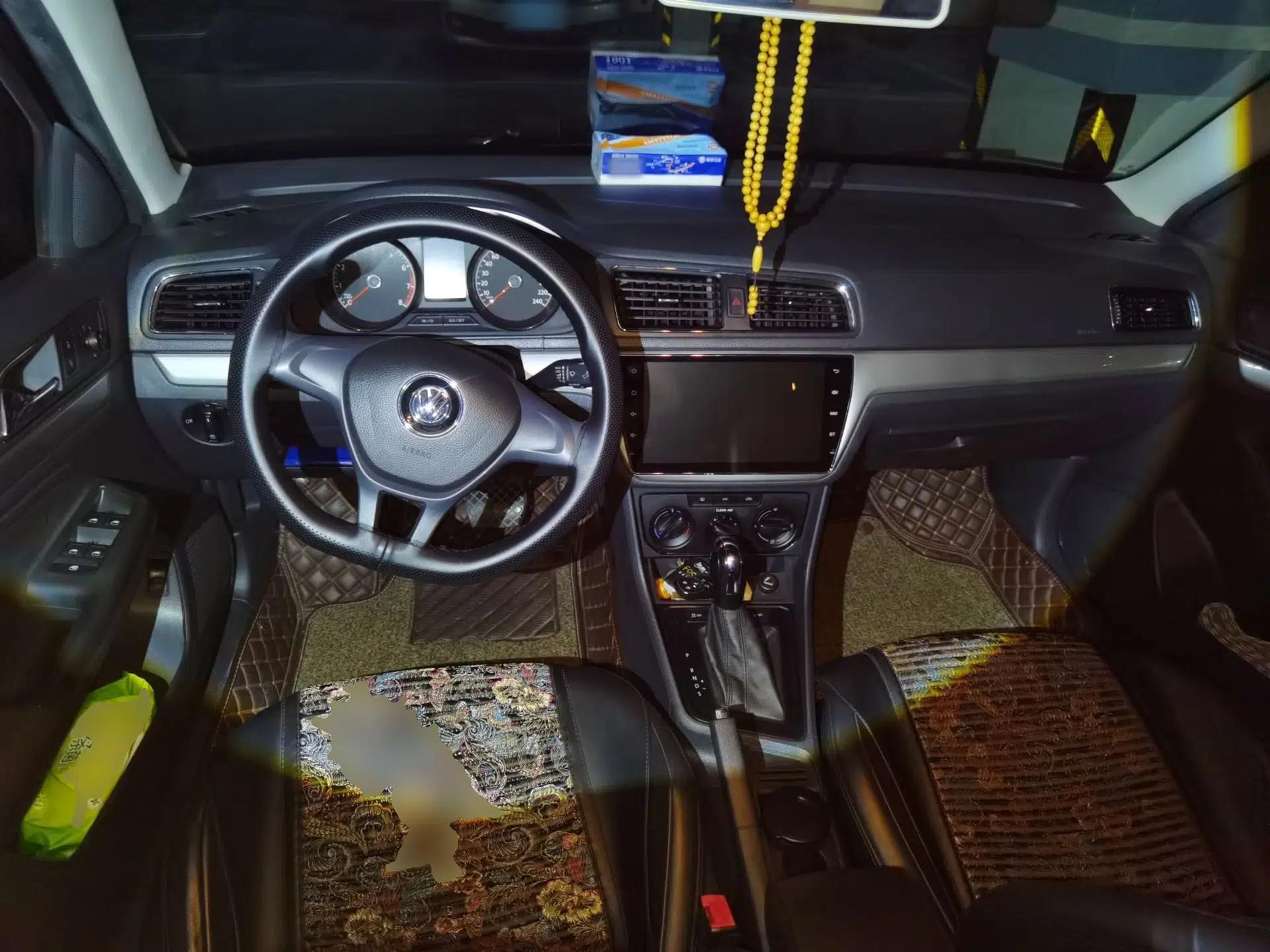 Volkswagen Lavida 2015 1.6L Automatic Fashion Edition — миниатюра 9