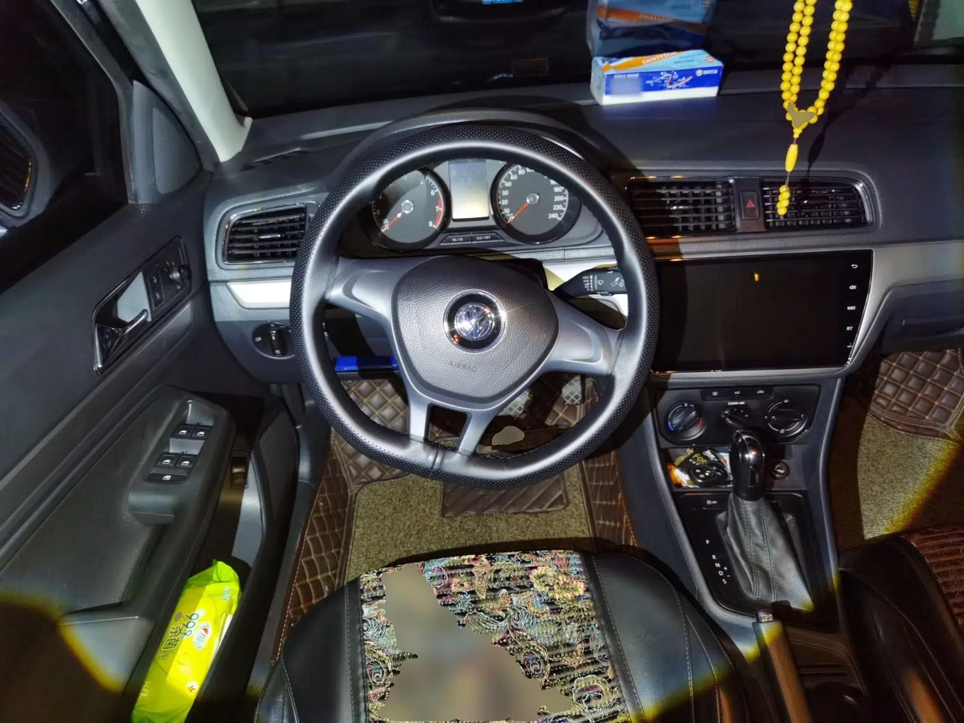 Volkswagen Lavida 2015 1.6L Automatic Fashion Edition — миниатюра 10