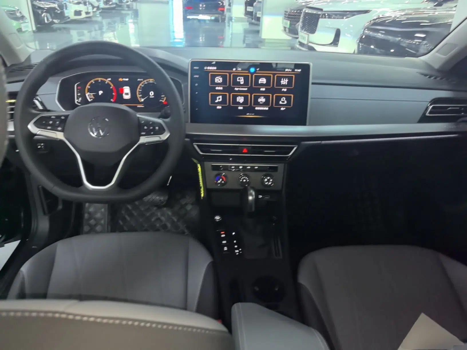 Volkswagen Lavida 2024 1.5L Automatic Starry Sky 5 Million Edition — миниатюра 12