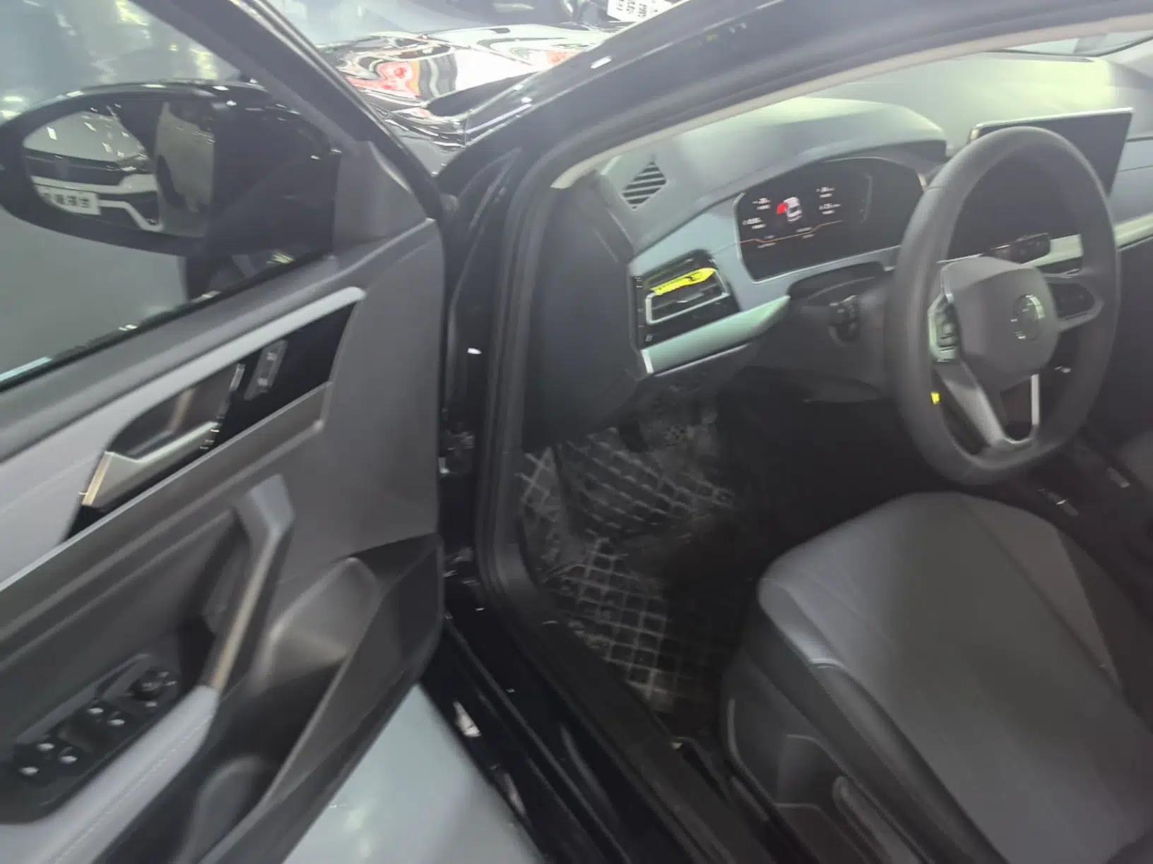 Volkswagen Lavida 2024 1.5L Automatic Starry Sky 5 Million Edition — миниатюра 18